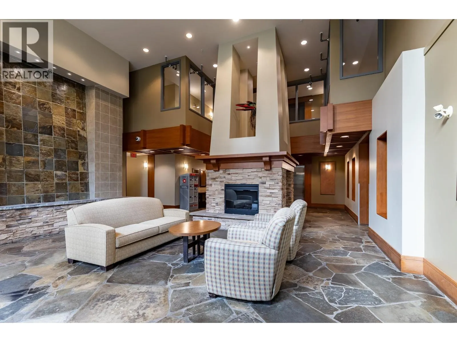 301 560 RAVEN WOODS DRIVE