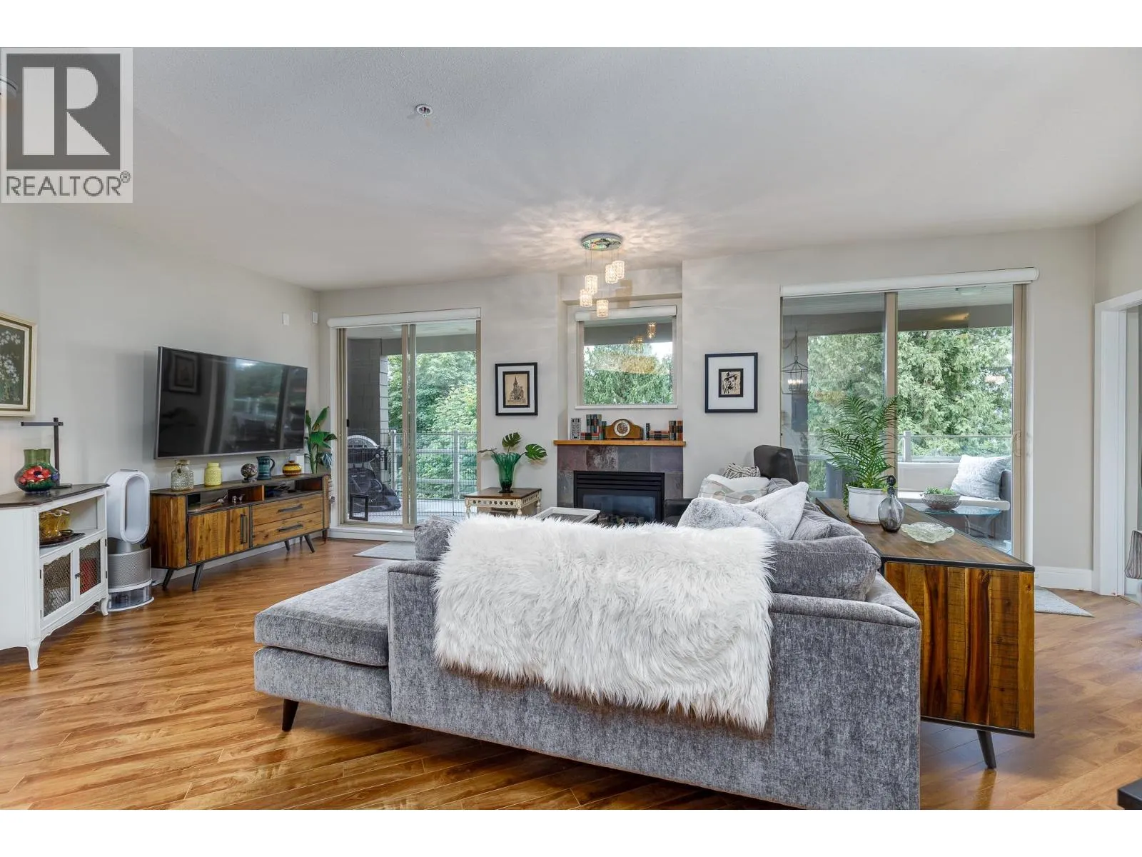 301 560 RAVEN WOODS DRIVE