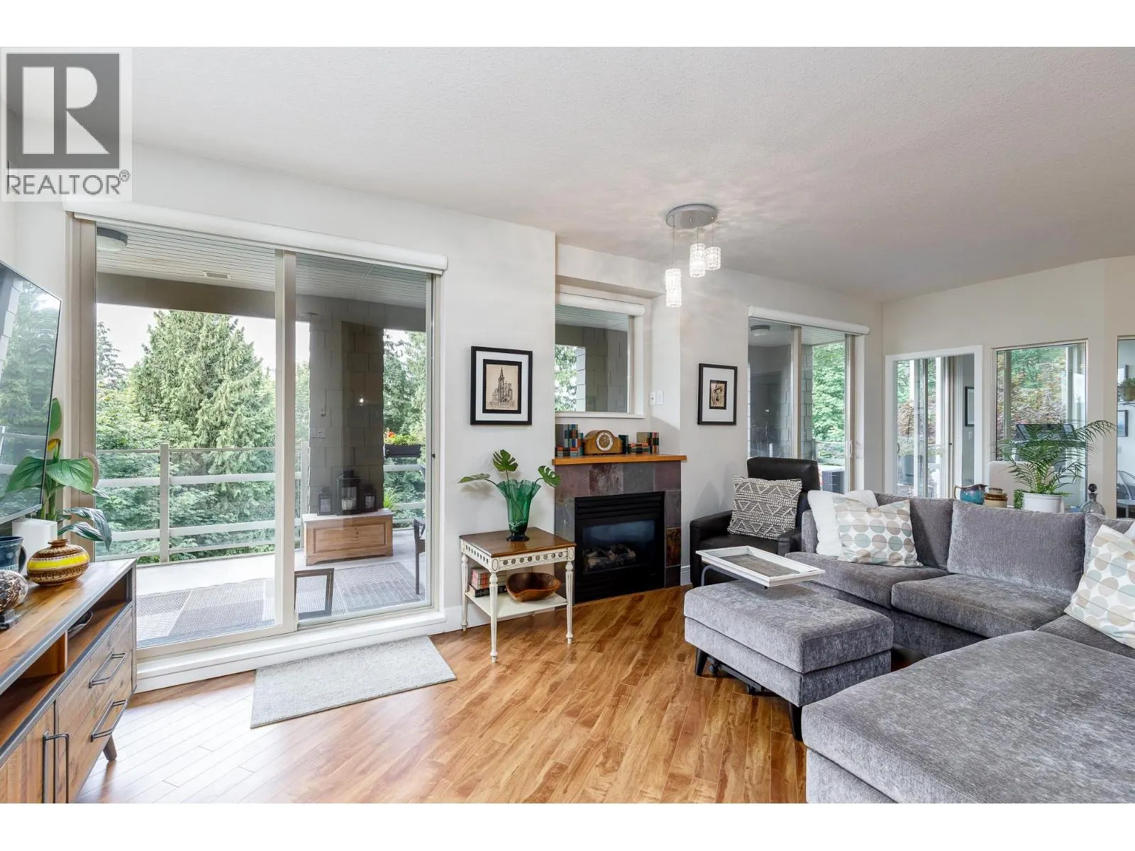 301 560 RAVEN WOODS DRIVE