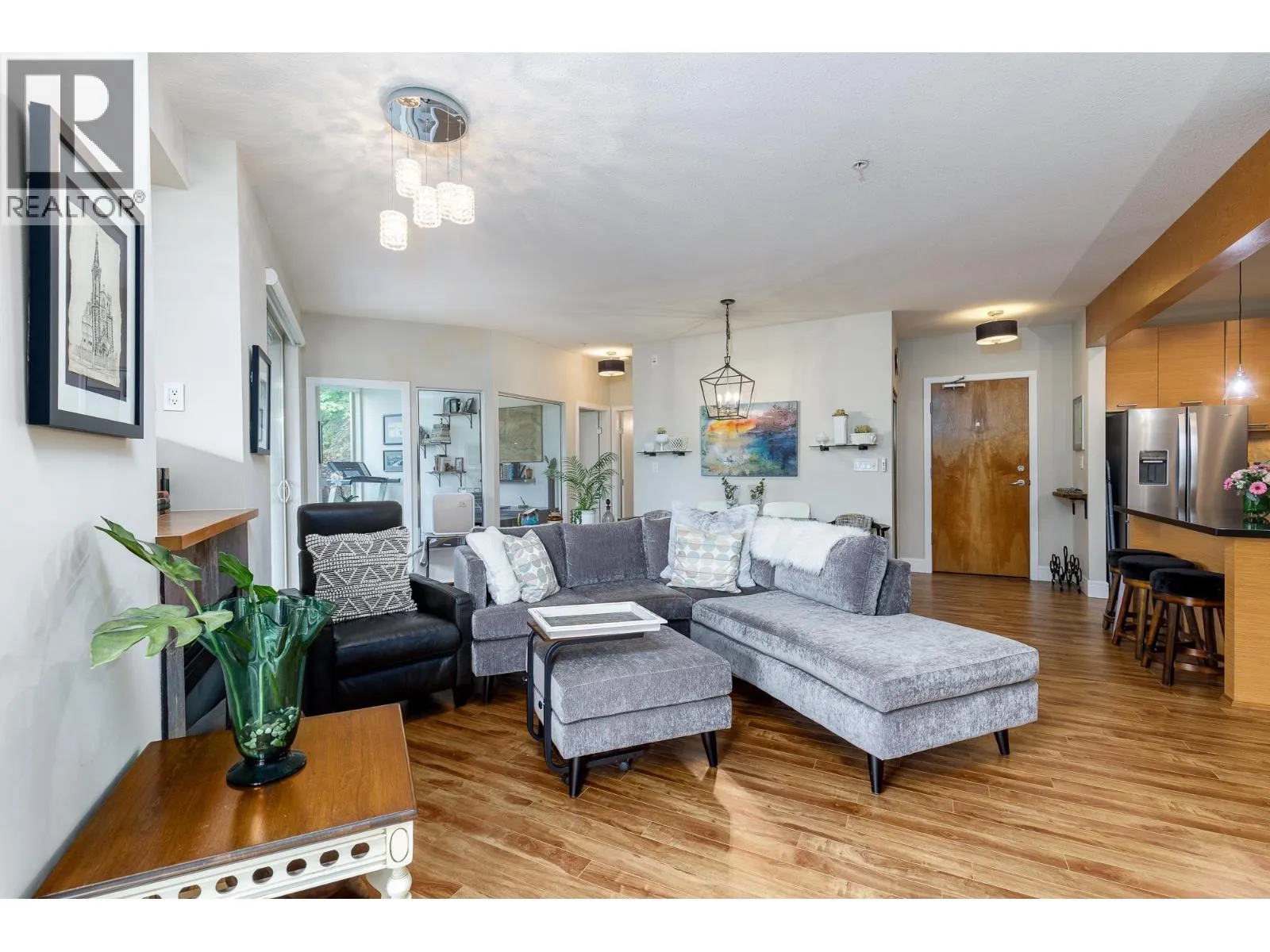 301 560 RAVEN WOODS DRIVE