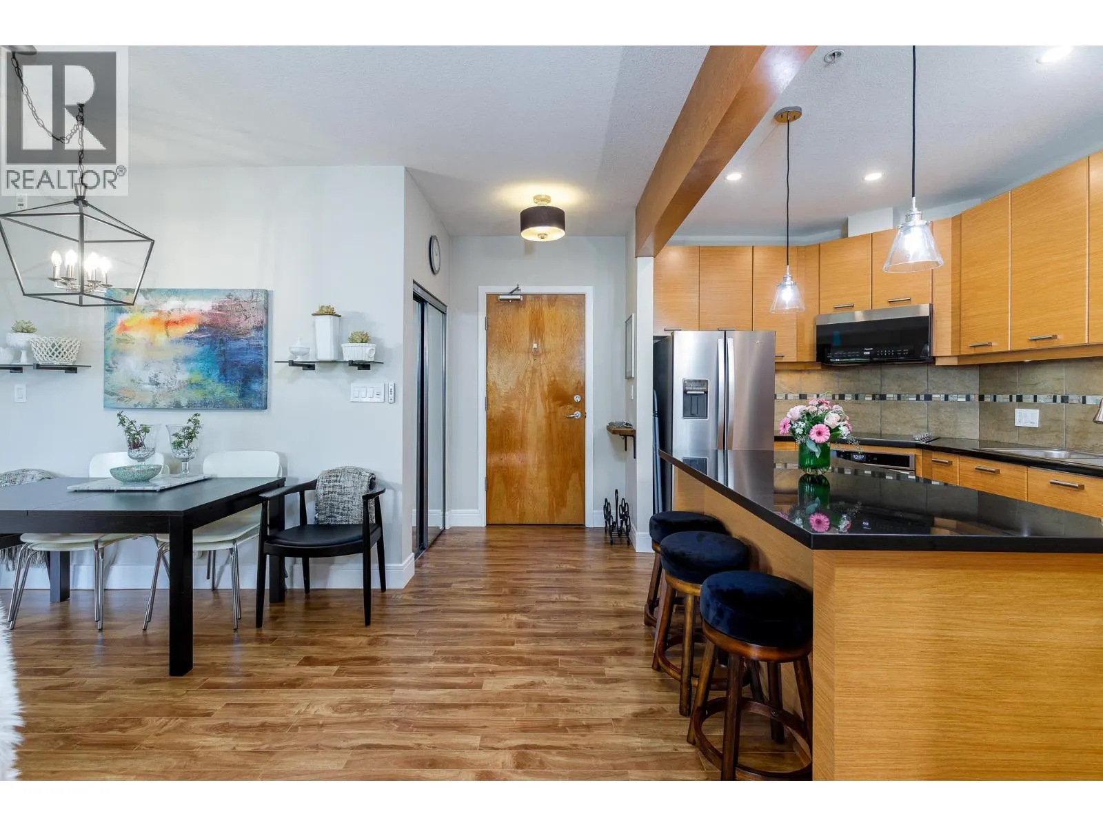 301 560 RAVEN WOODS DRIVE