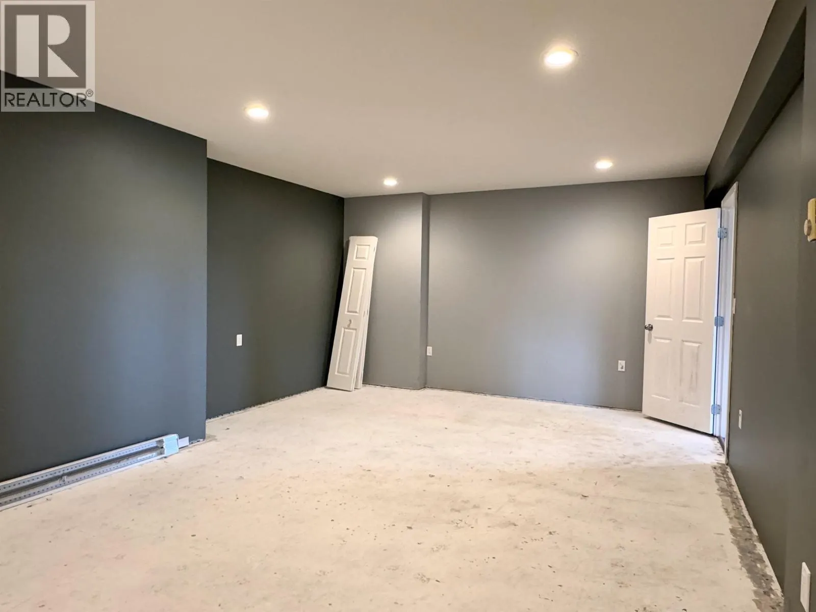 5553 PARK DRIVE