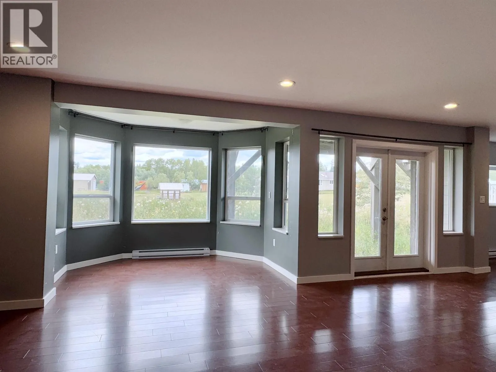 5553 PARK DRIVE