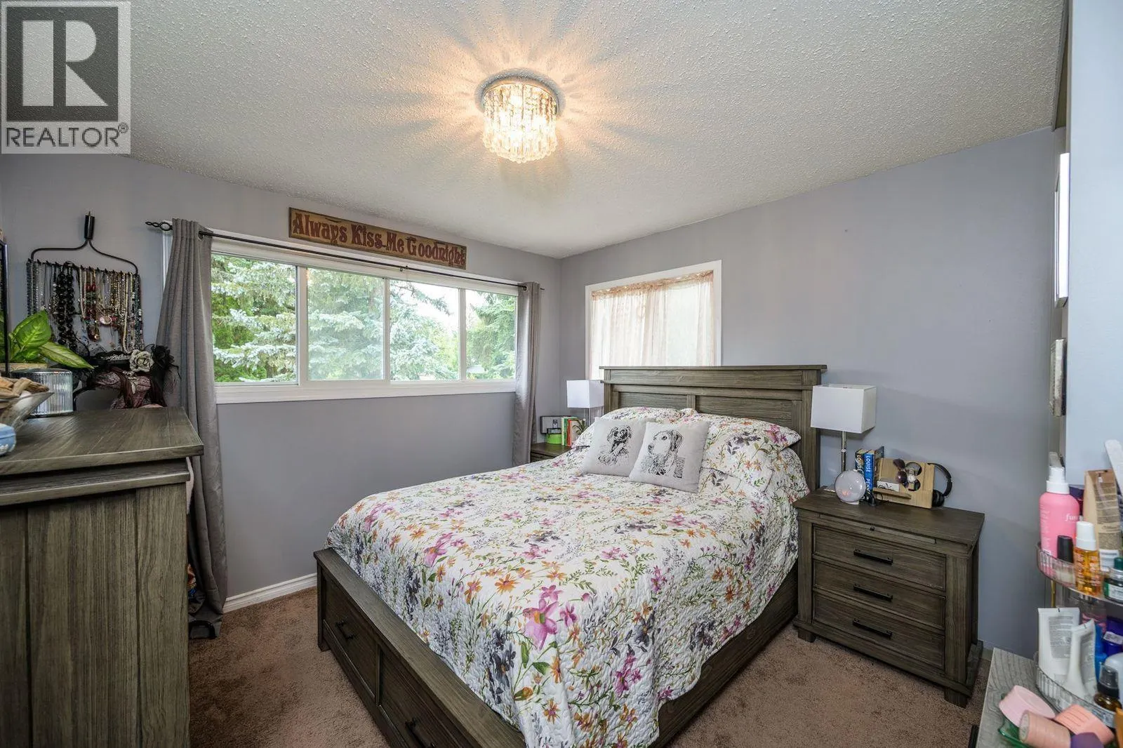 5905 RIDEAU DRIVE