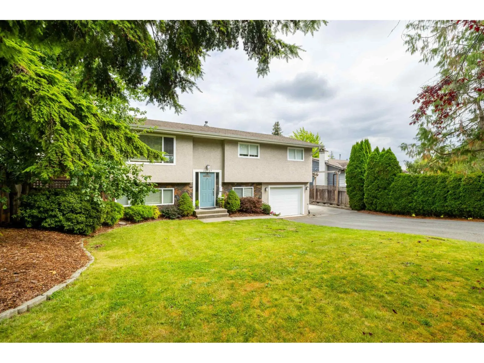 20737 GRADE CRESCENT