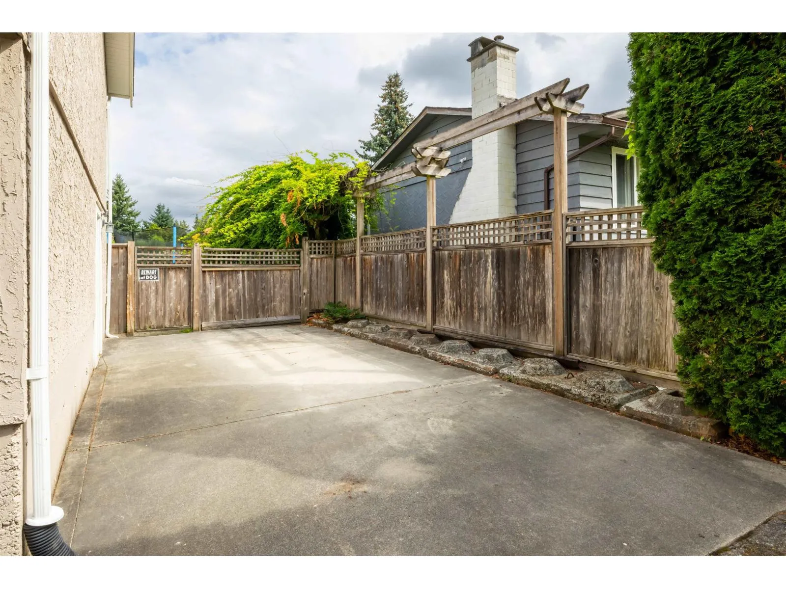 20737 GRADE CRESCENT