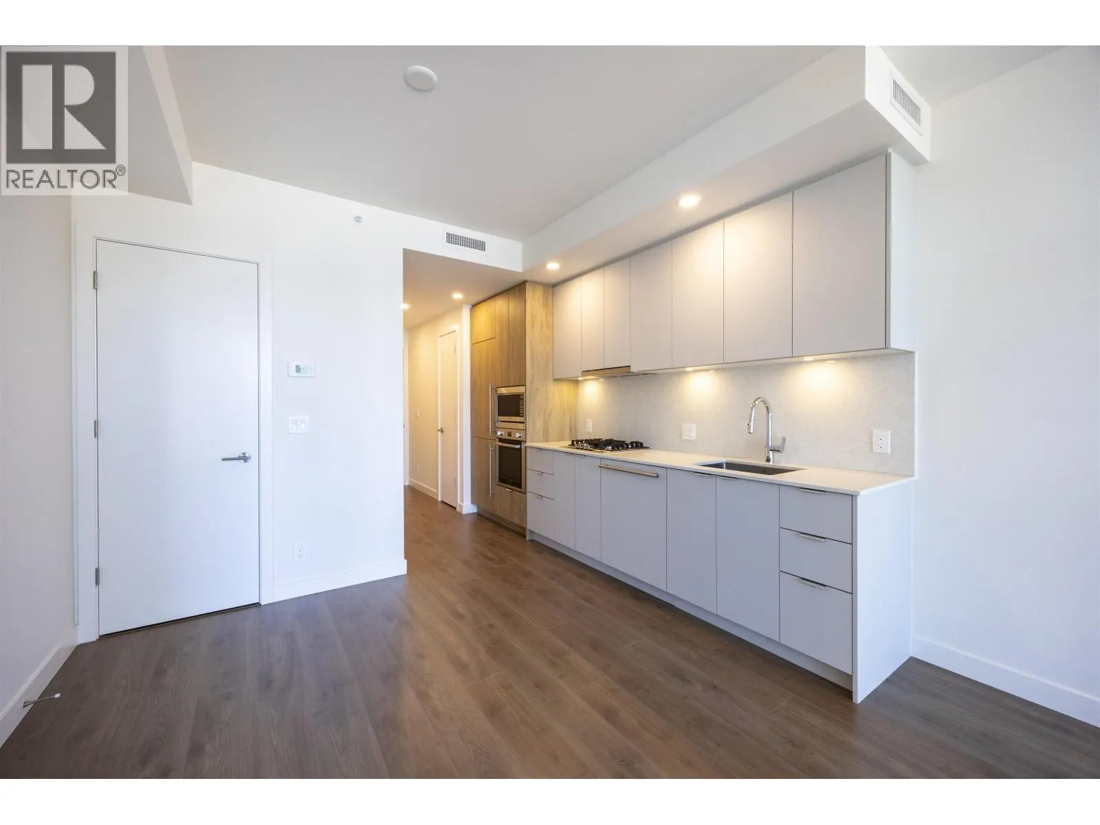 1608 537 COTTONWOOD AVENUE