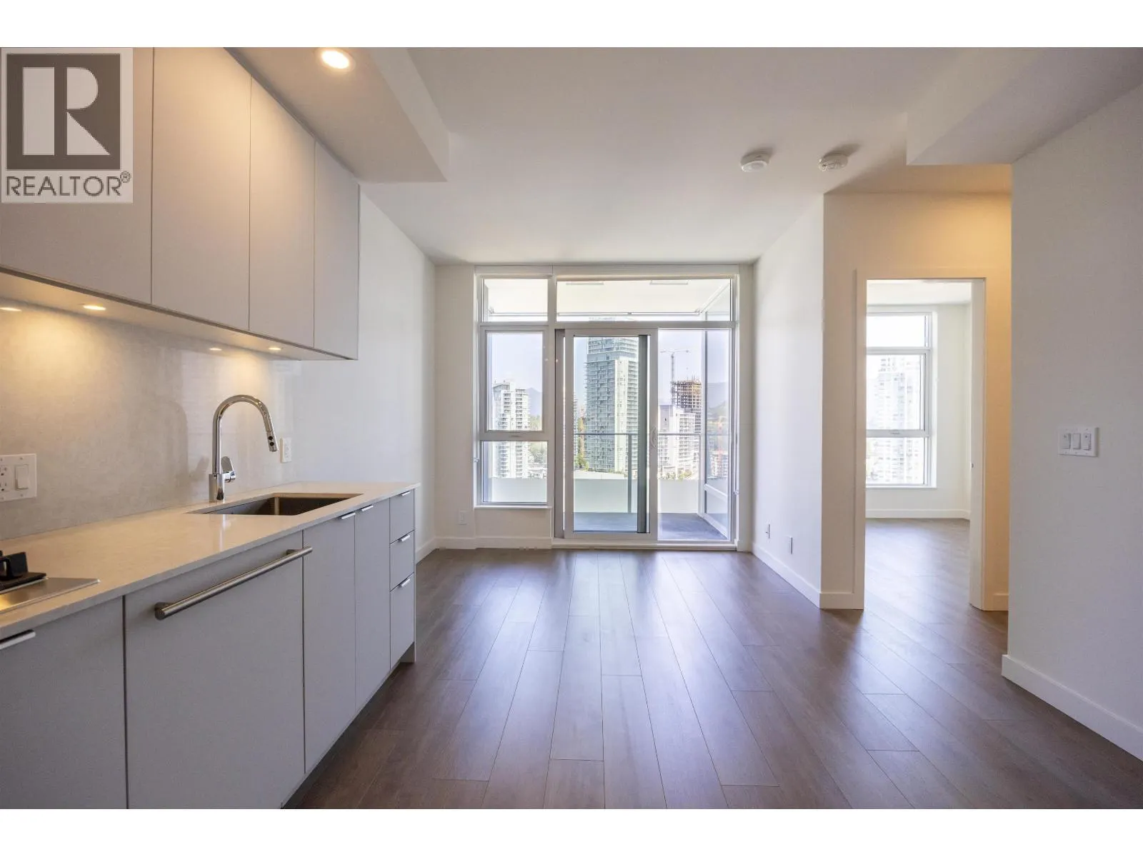 1608 537 COTTONWOOD AVENUE