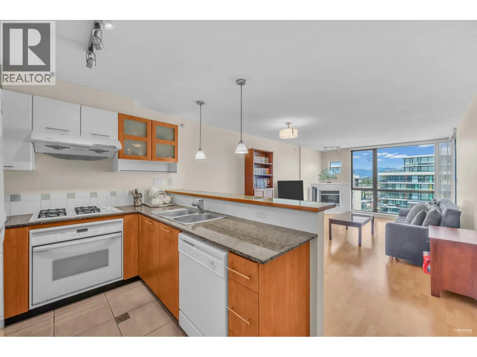1708 7831 WESTMINSTER HIGHWAY