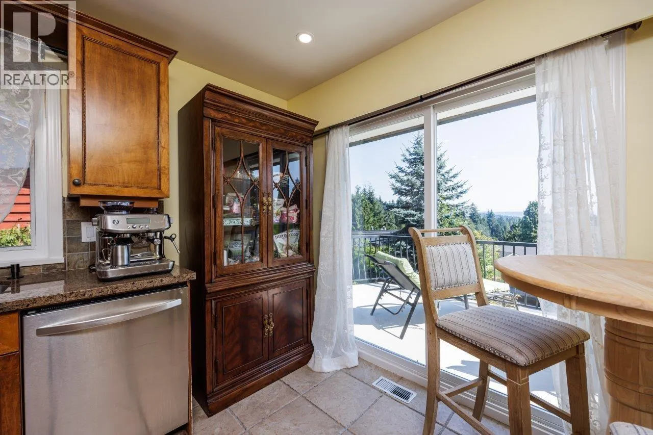 4577 MEADOWBANK CLOSE