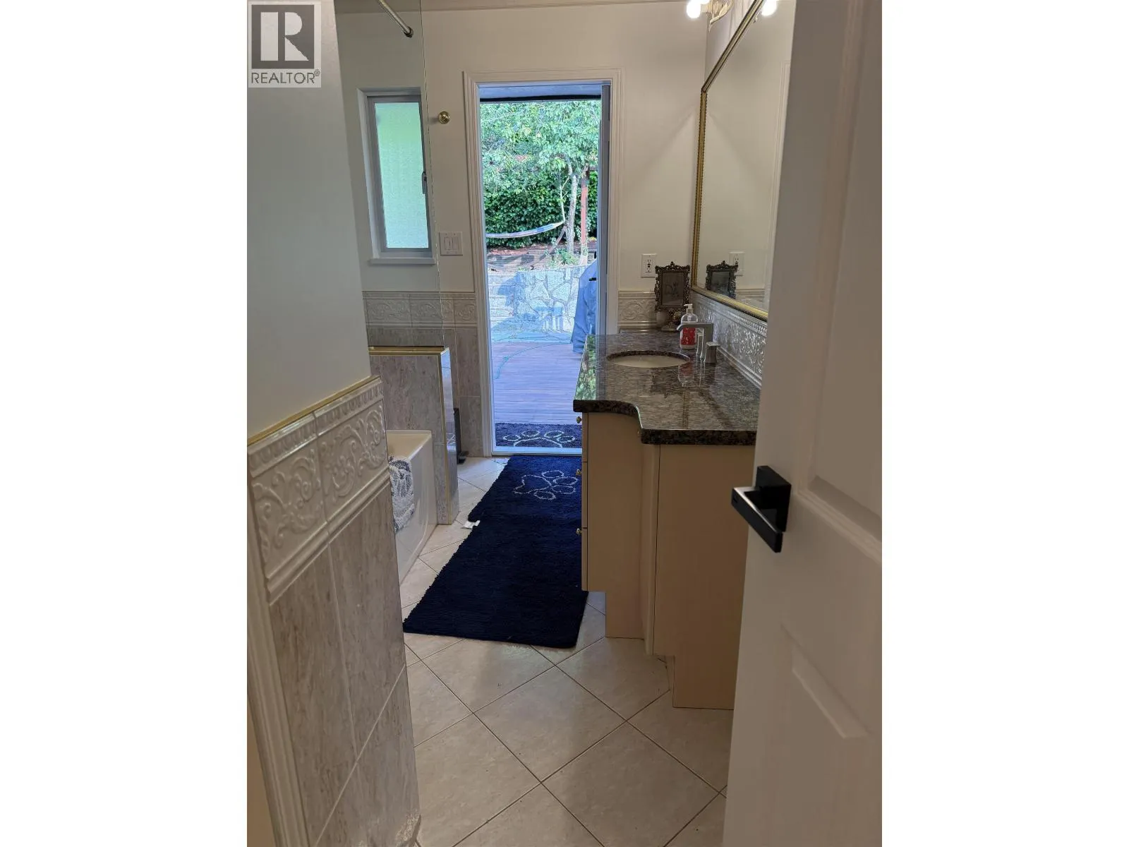 4577 MEADOWBANK CLOSE