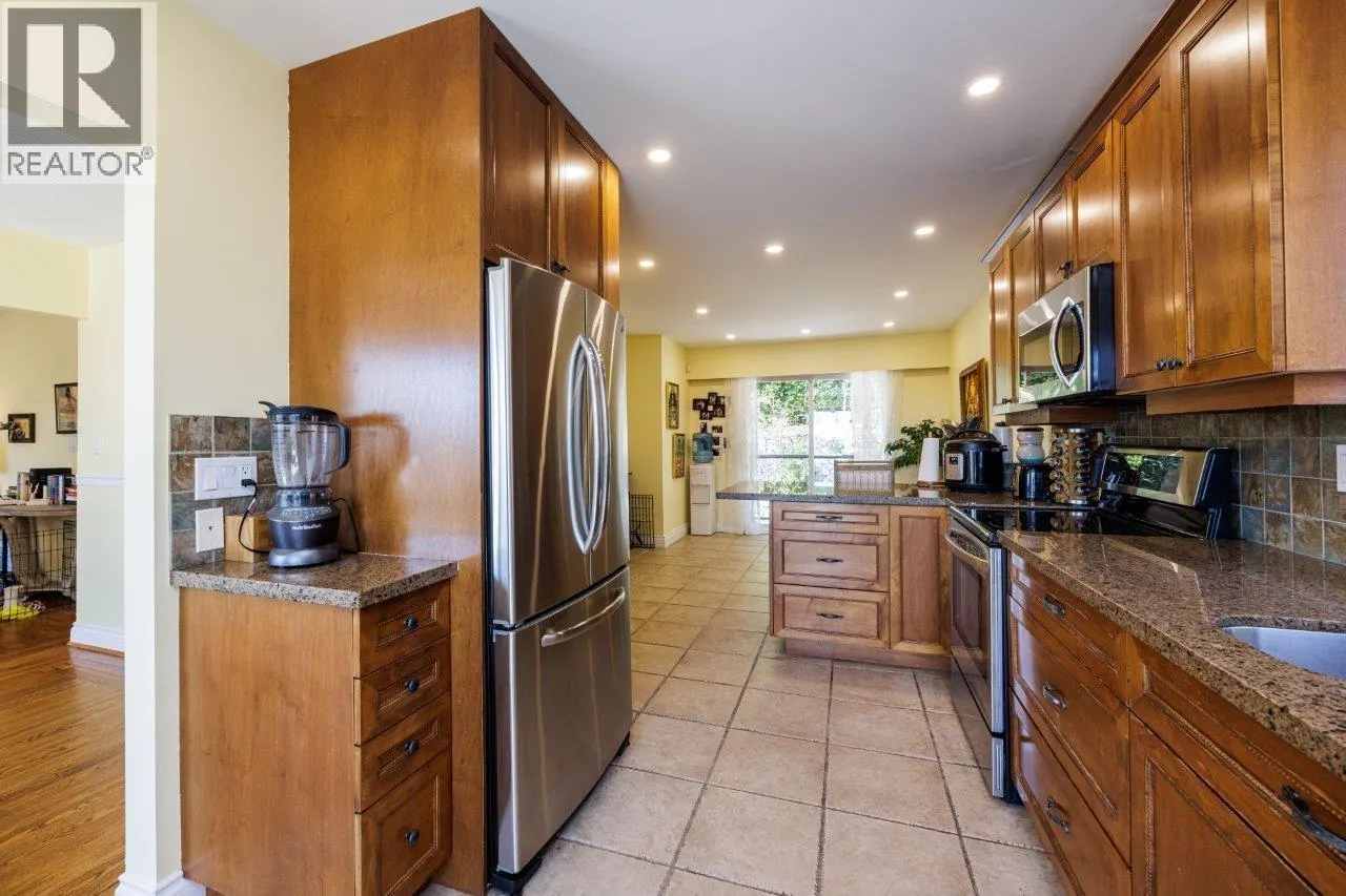 4577 MEADOWBANK CLOSE