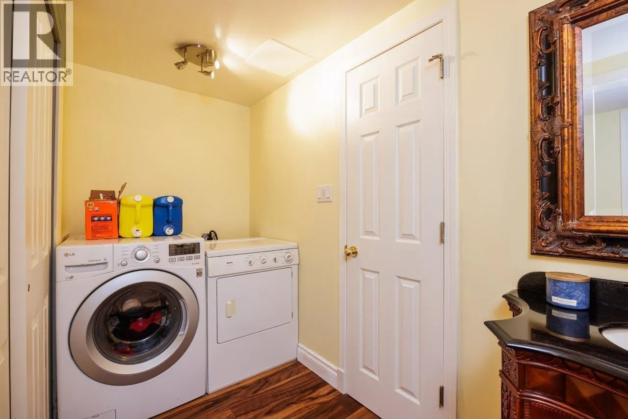 4577 MEADOWBANK CLOSE
