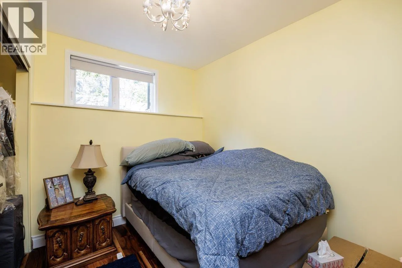 4577 MEADOWBANK CLOSE
