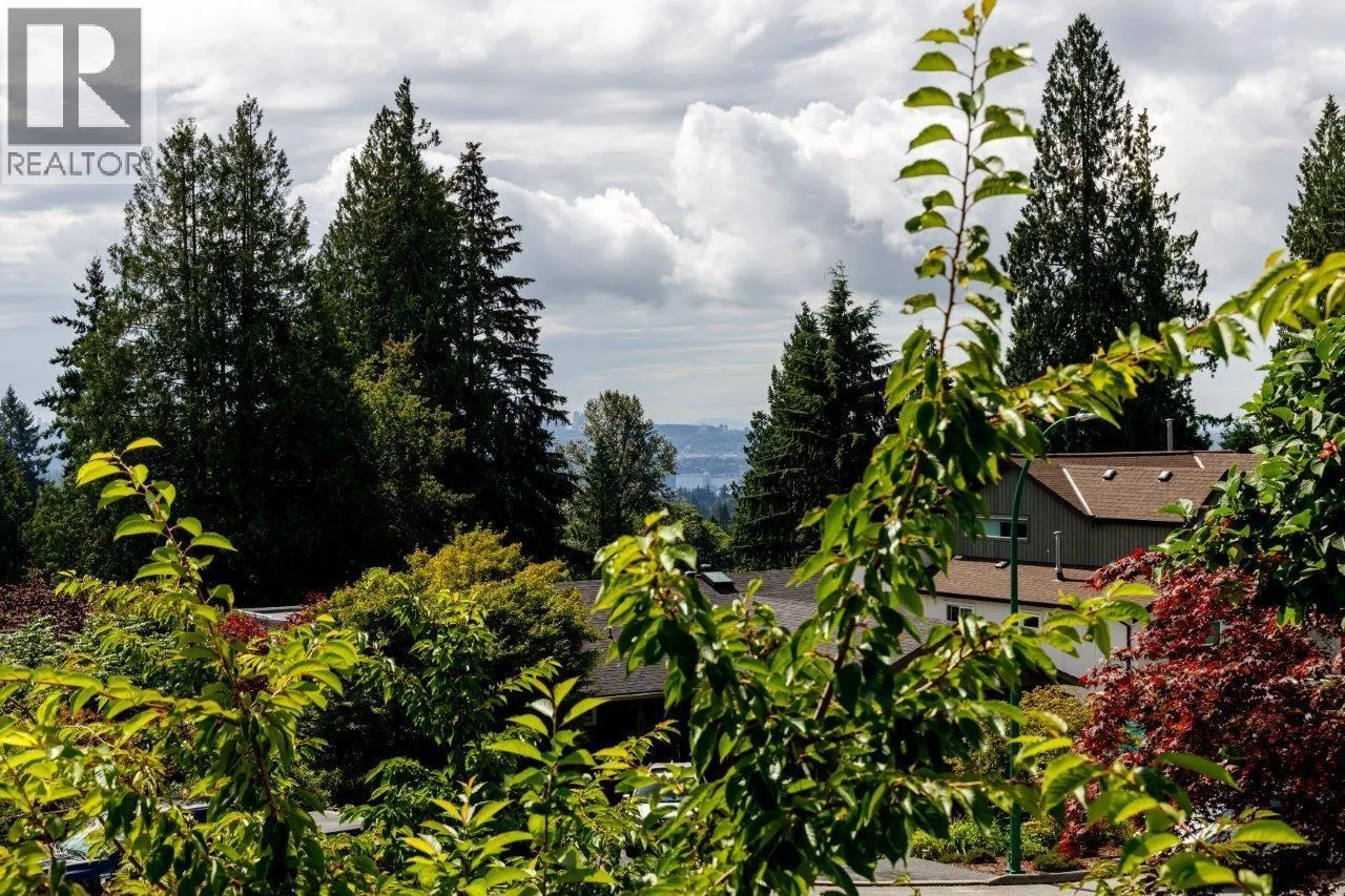 4577 MEADOWBANK CLOSE