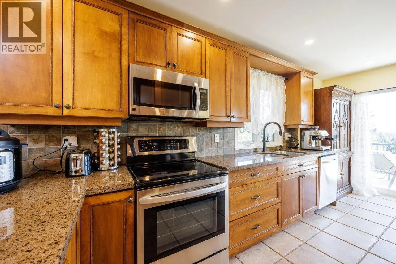 4577 MEADOWBANK CLOSE