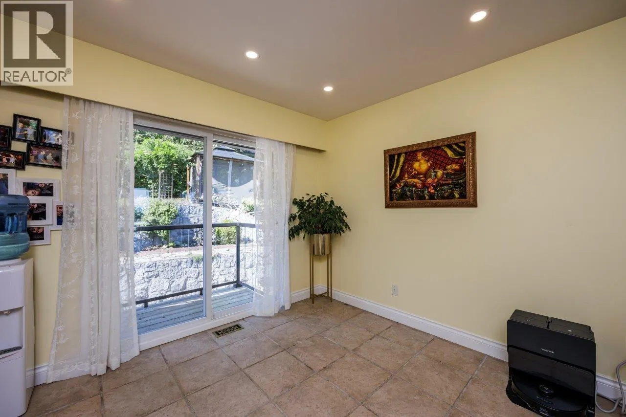 4577 MEADOWBANK CLOSE