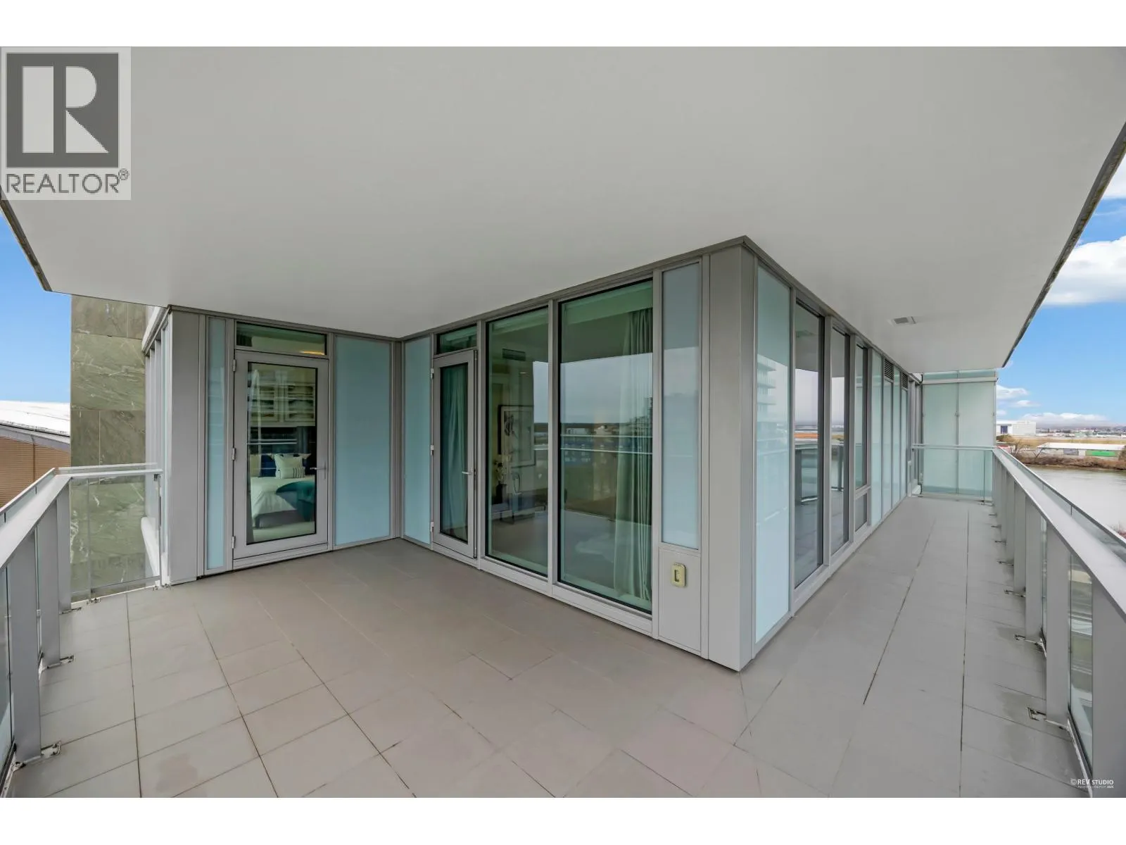 703 6611 PEARSON WAY