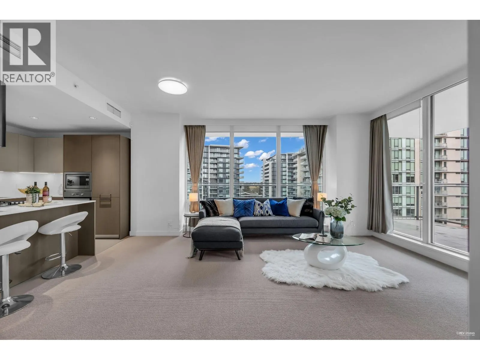 703 6611 PEARSON WAY
