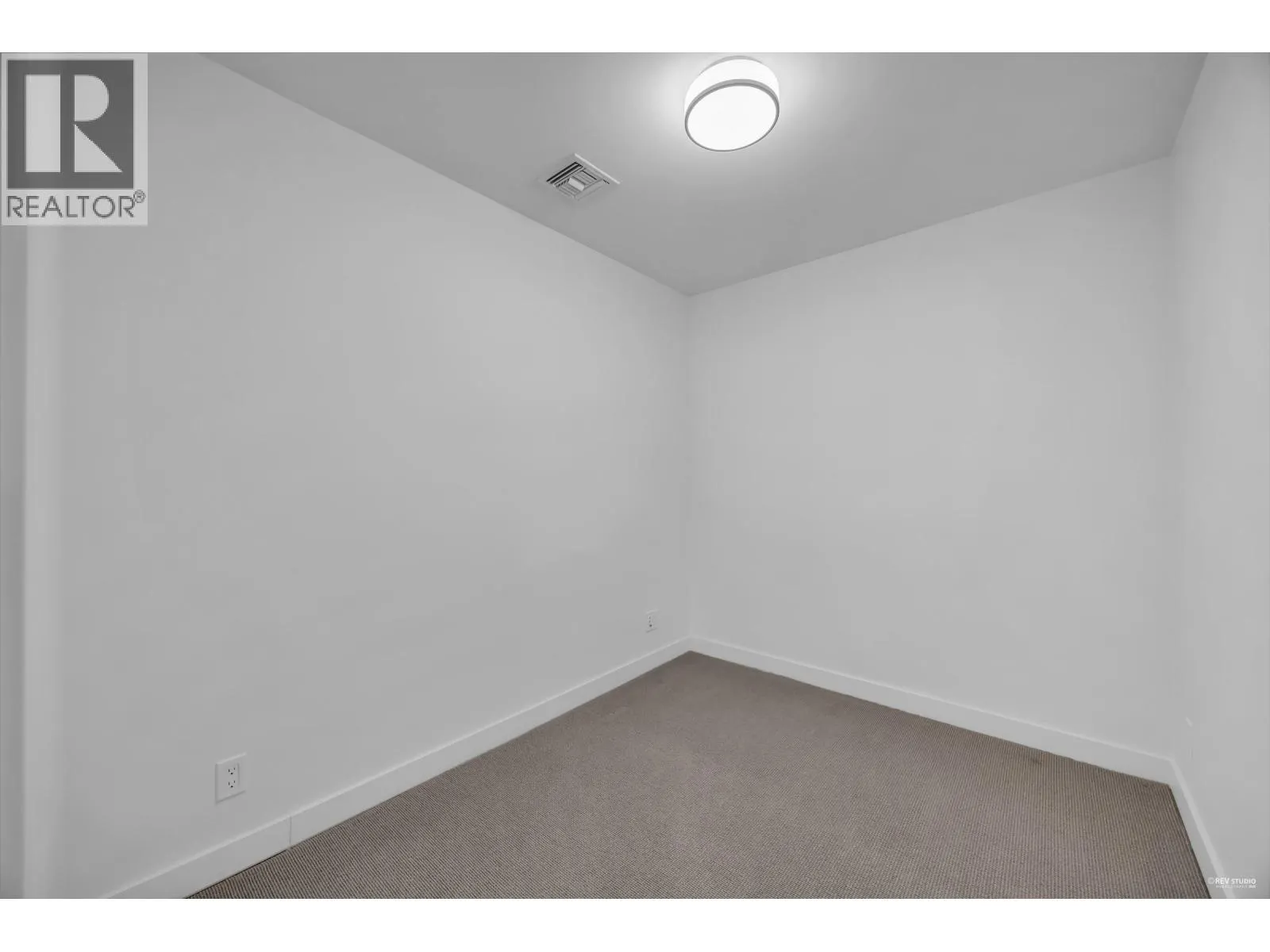 703 6611 PEARSON WAY