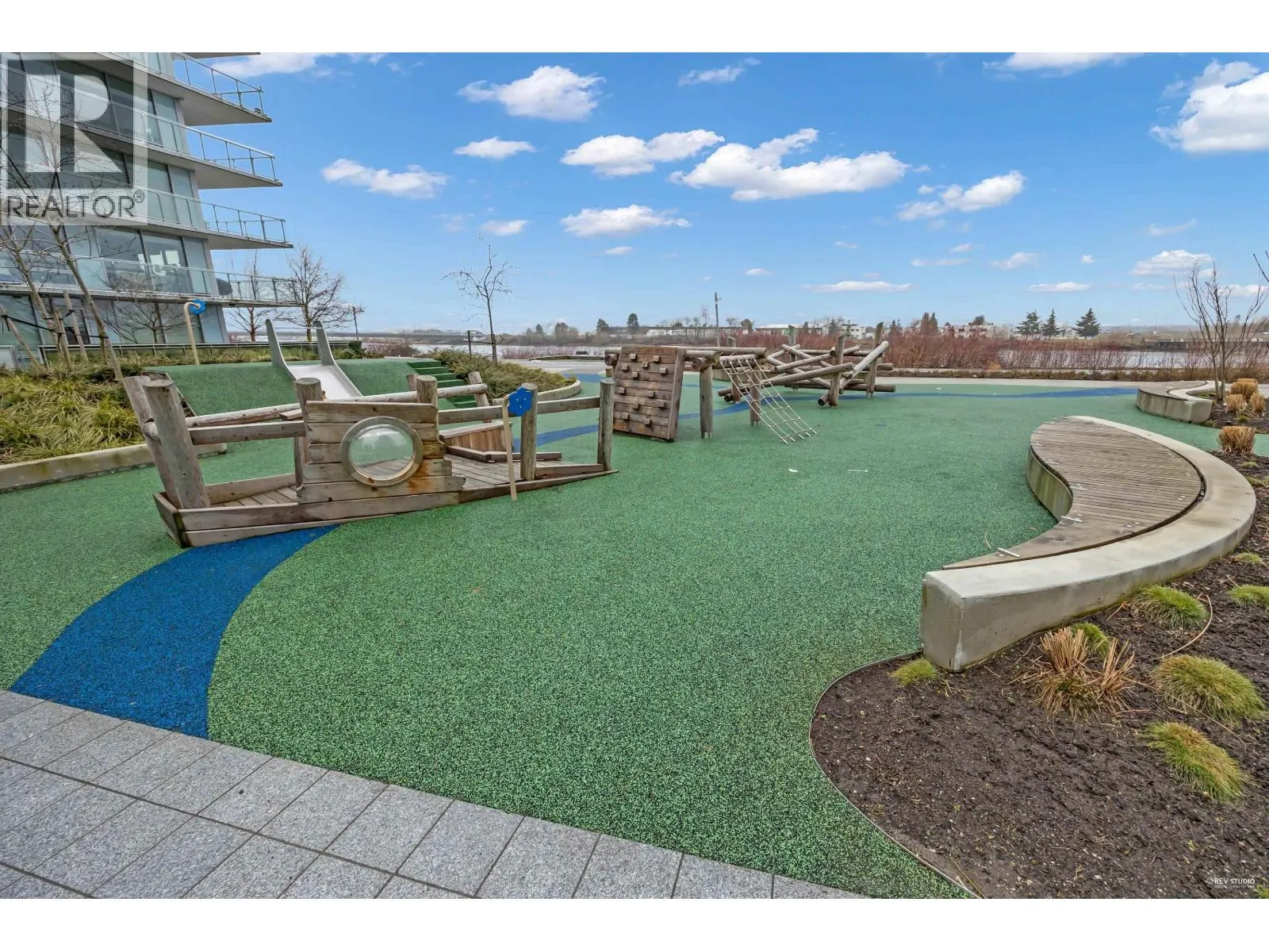 703 6611 PEARSON WAY