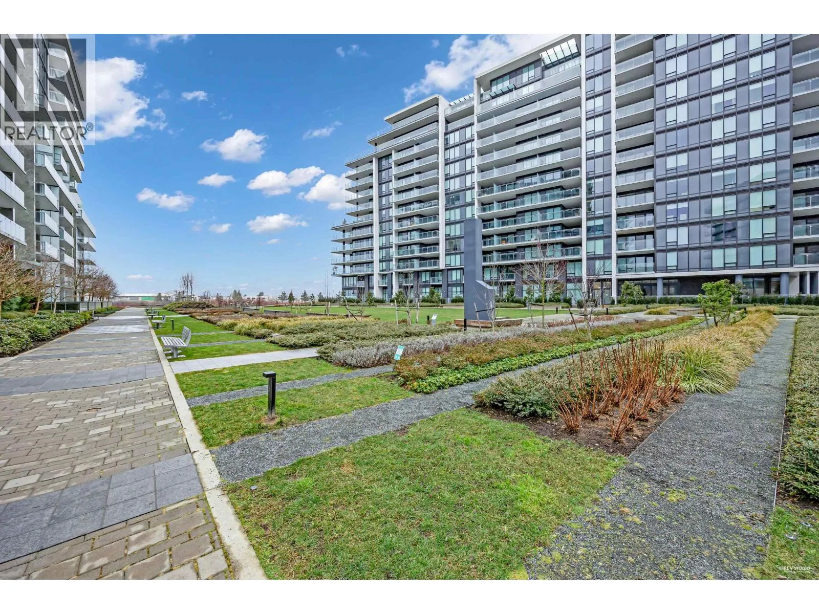 703 6611 PEARSON WAY