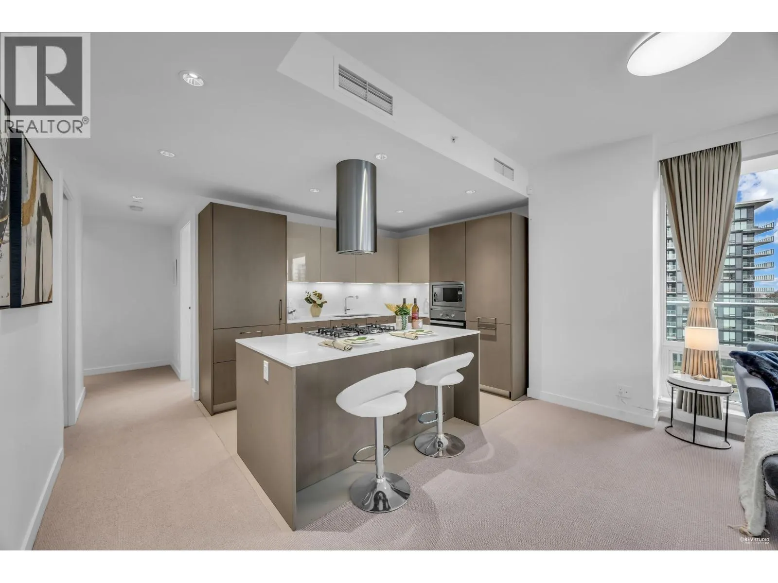 703 6611 PEARSON WAY