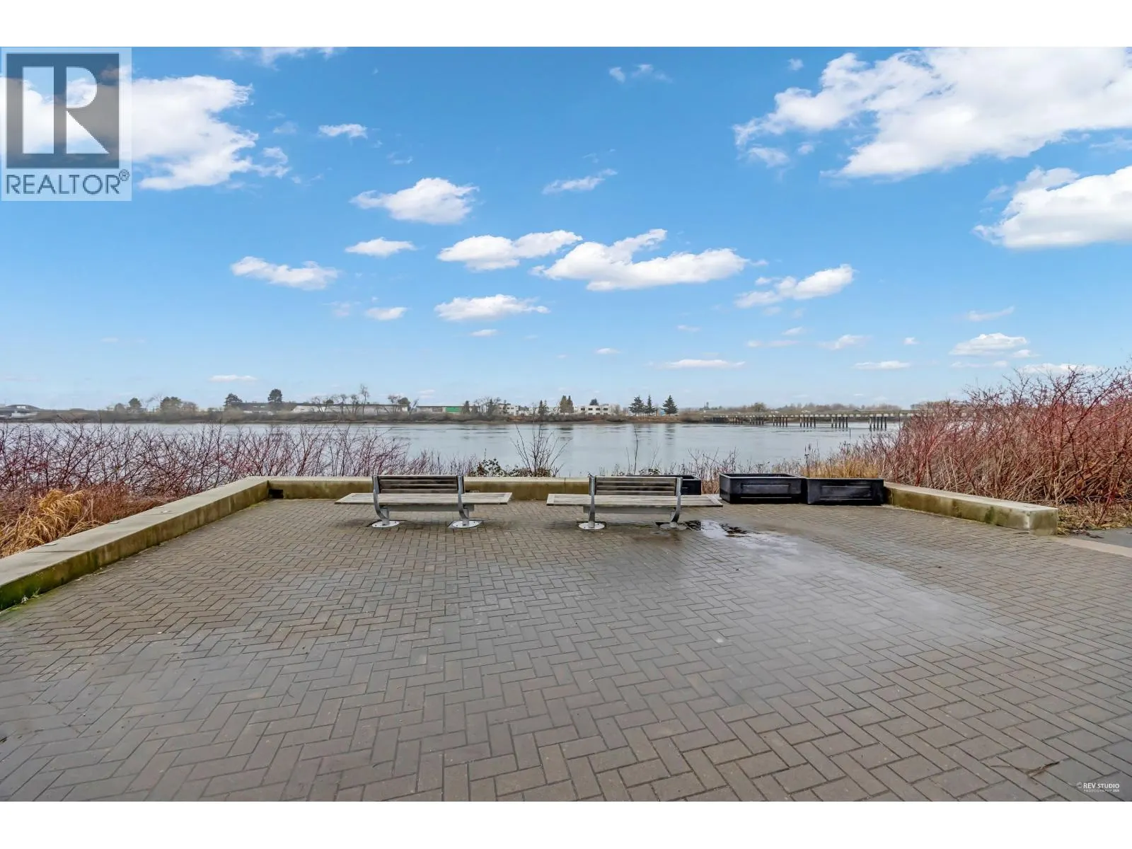 703 6611 PEARSON WAY