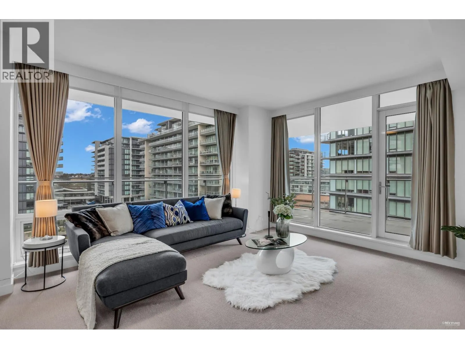 703 6611 PEARSON WAY