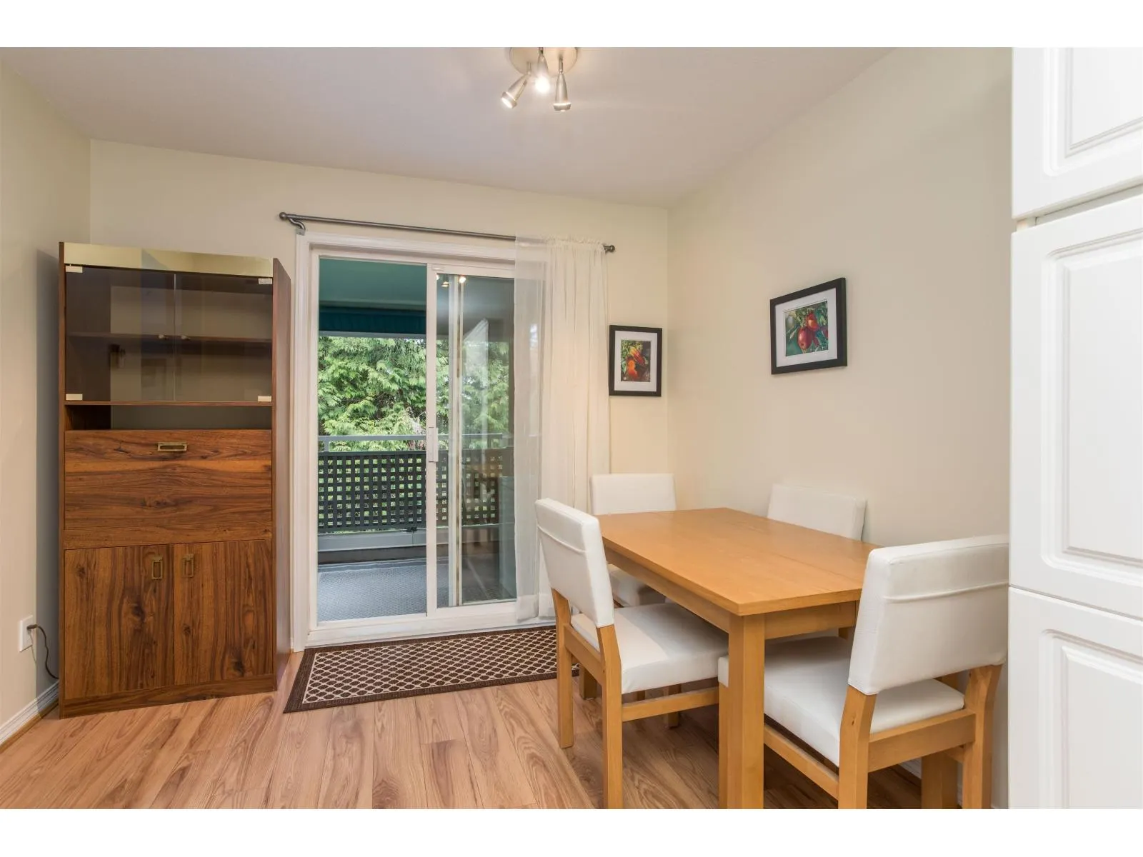 311 15555 16 AVENUE