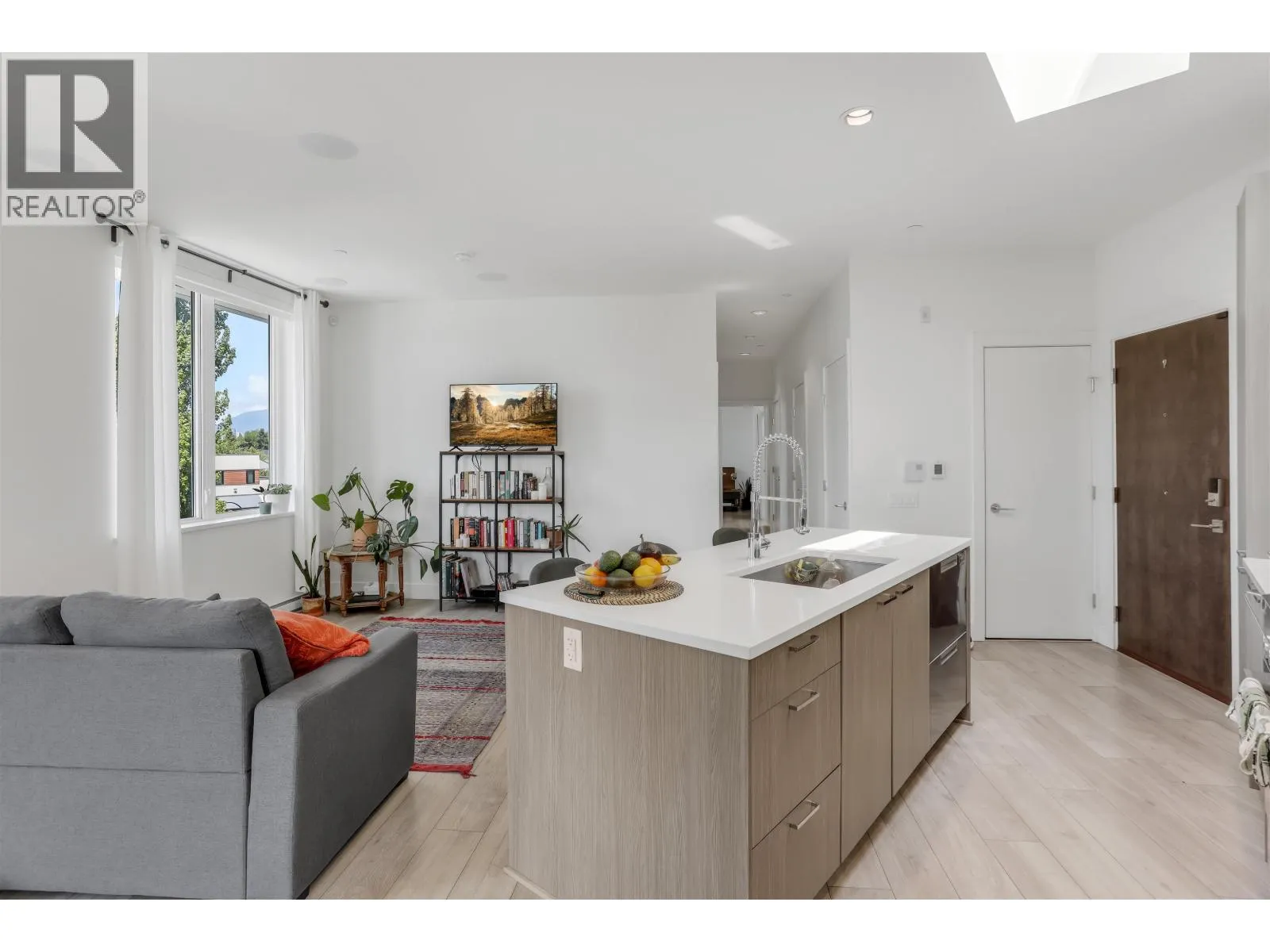 PH2 3420 ST. CATHERINES STREET