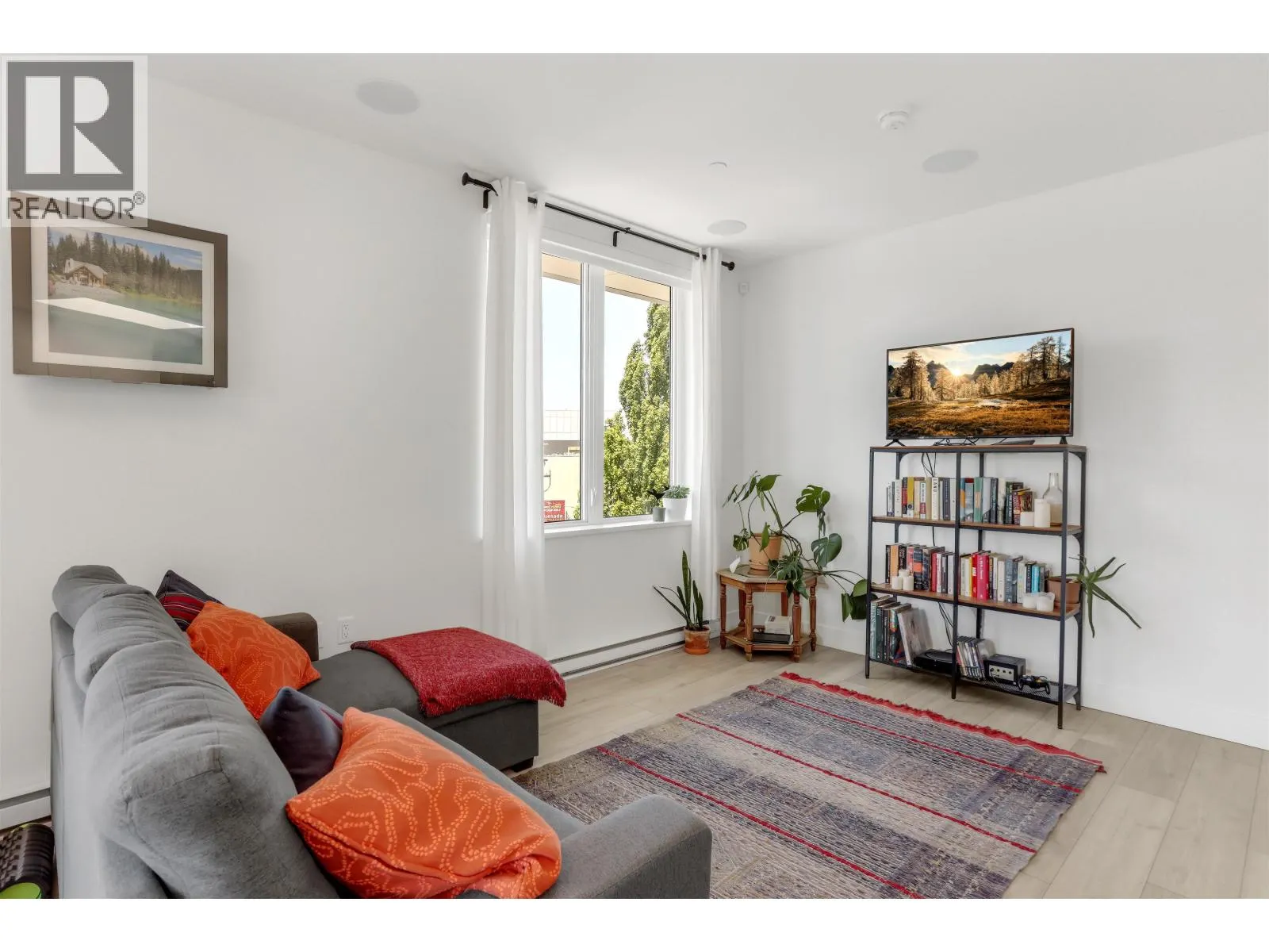 PH2 3420 ST. CATHERINES STREET