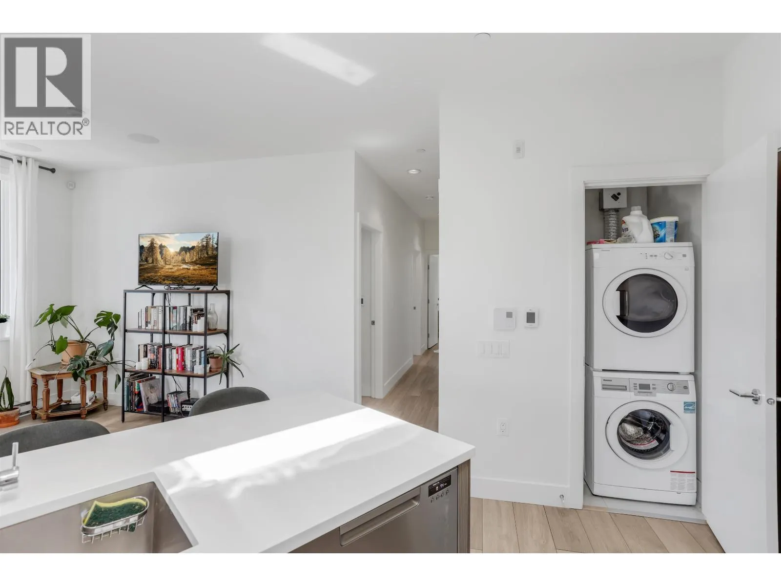 PH2 3420 ST. CATHERINES STREET
