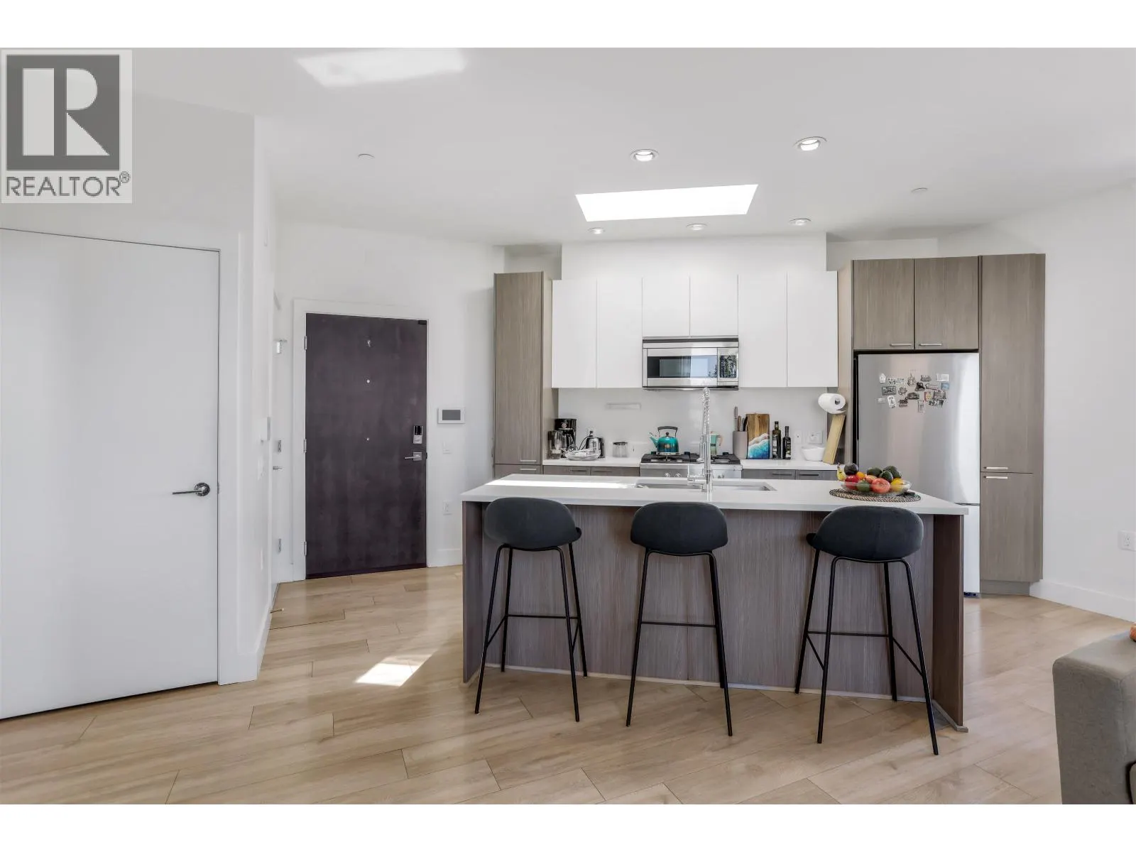 PH2 3420 ST. CATHERINES STREET