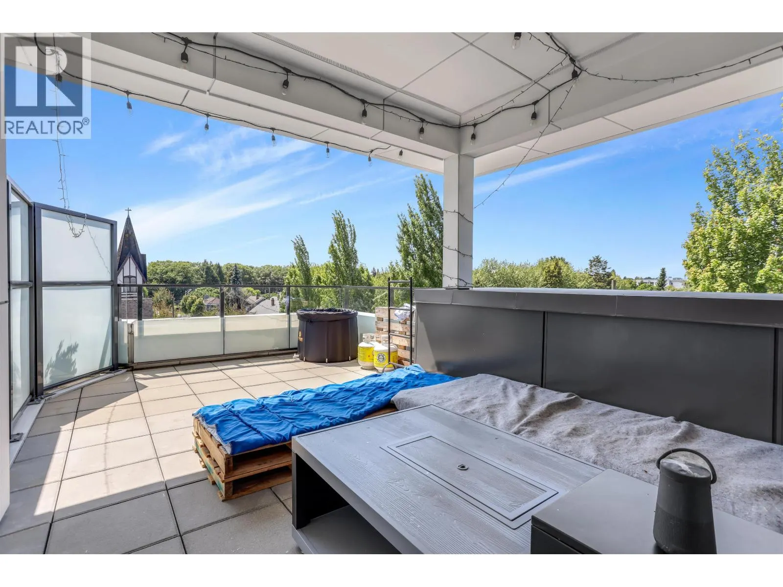 PH2 3420 ST. CATHERINES STREET