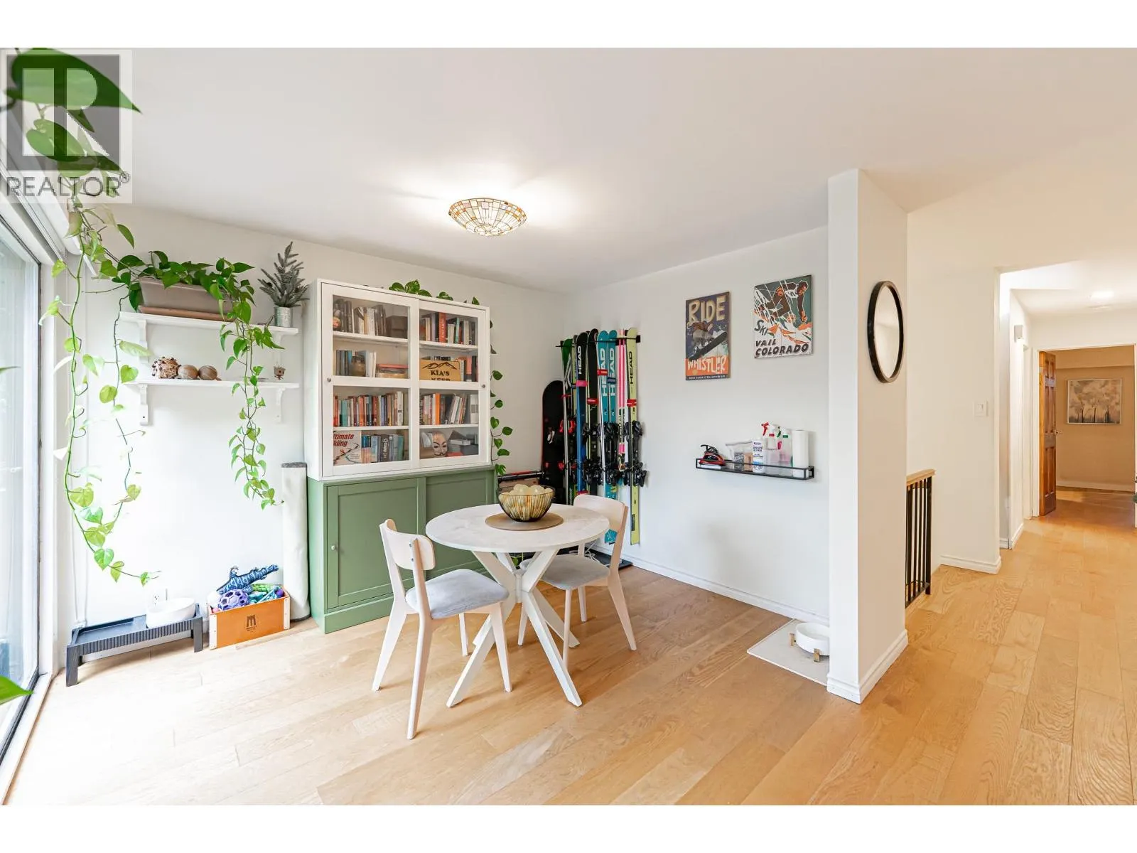 5 1786 ESQUIMALT AVENUE