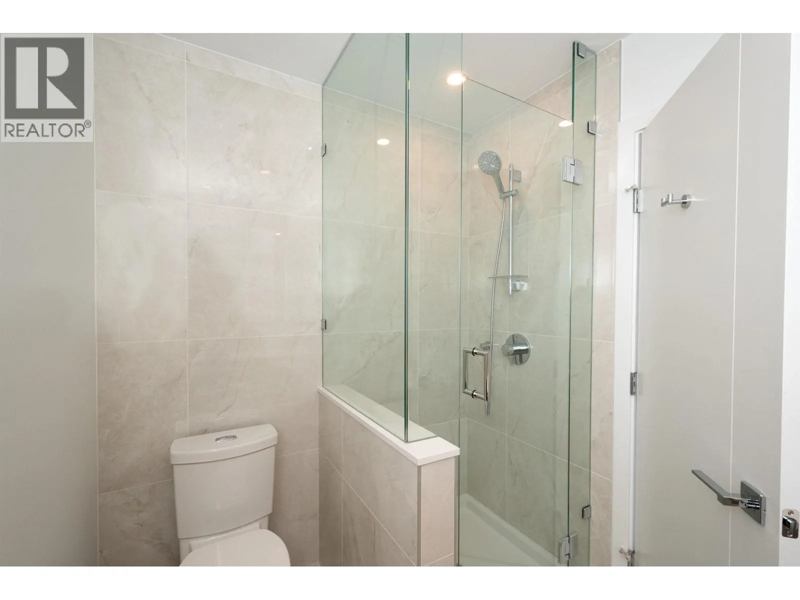 4004 680 QUAYSIDE DRIVE
