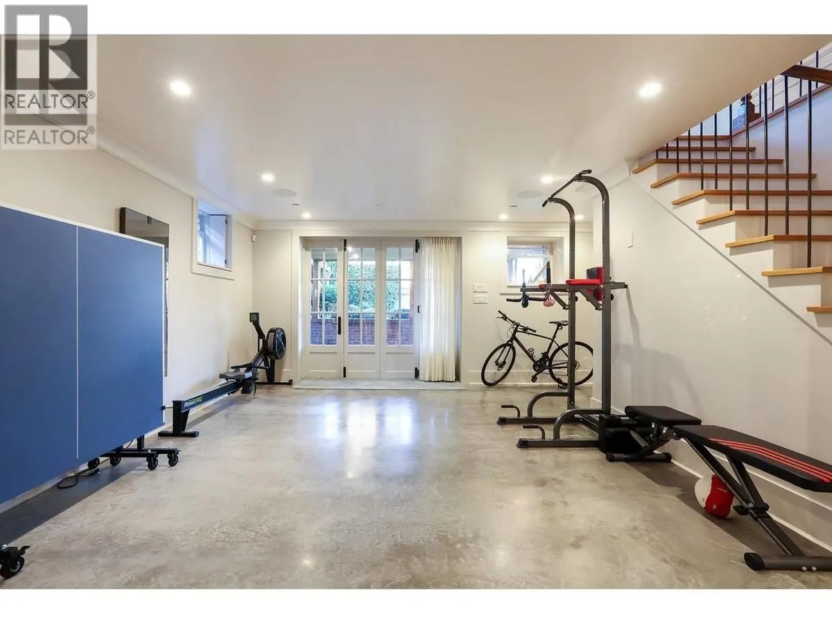 42** 9TH AVENUE