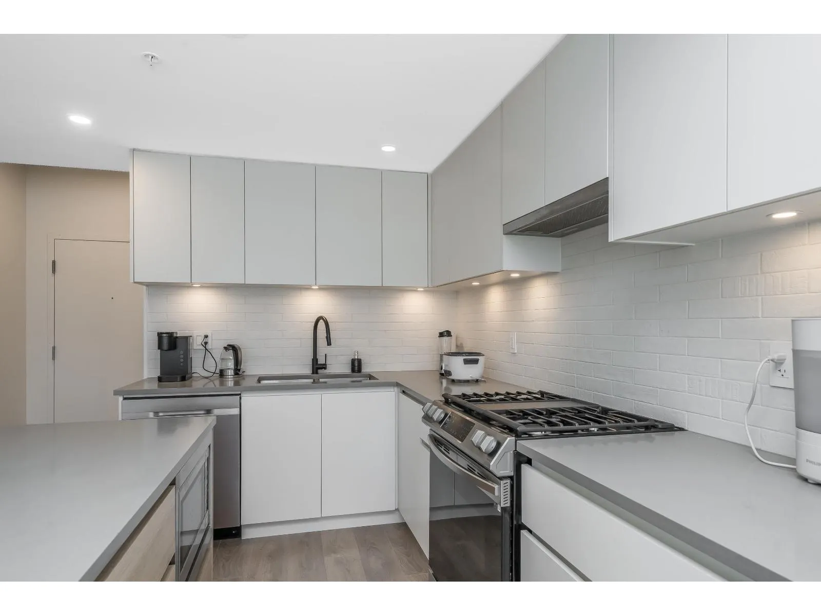 206 8496 120 STREET