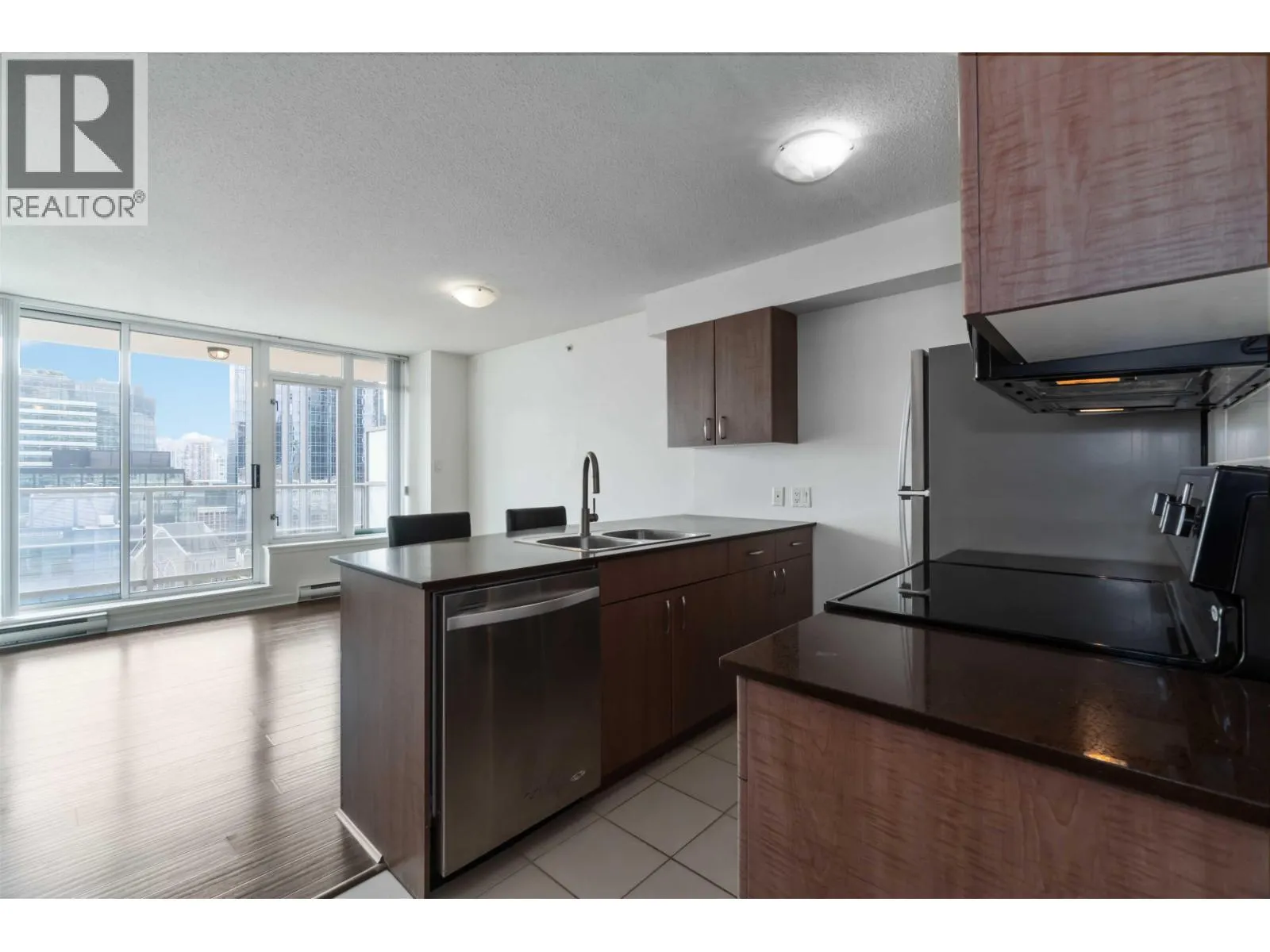 1311 610 GRANVILLE STREET