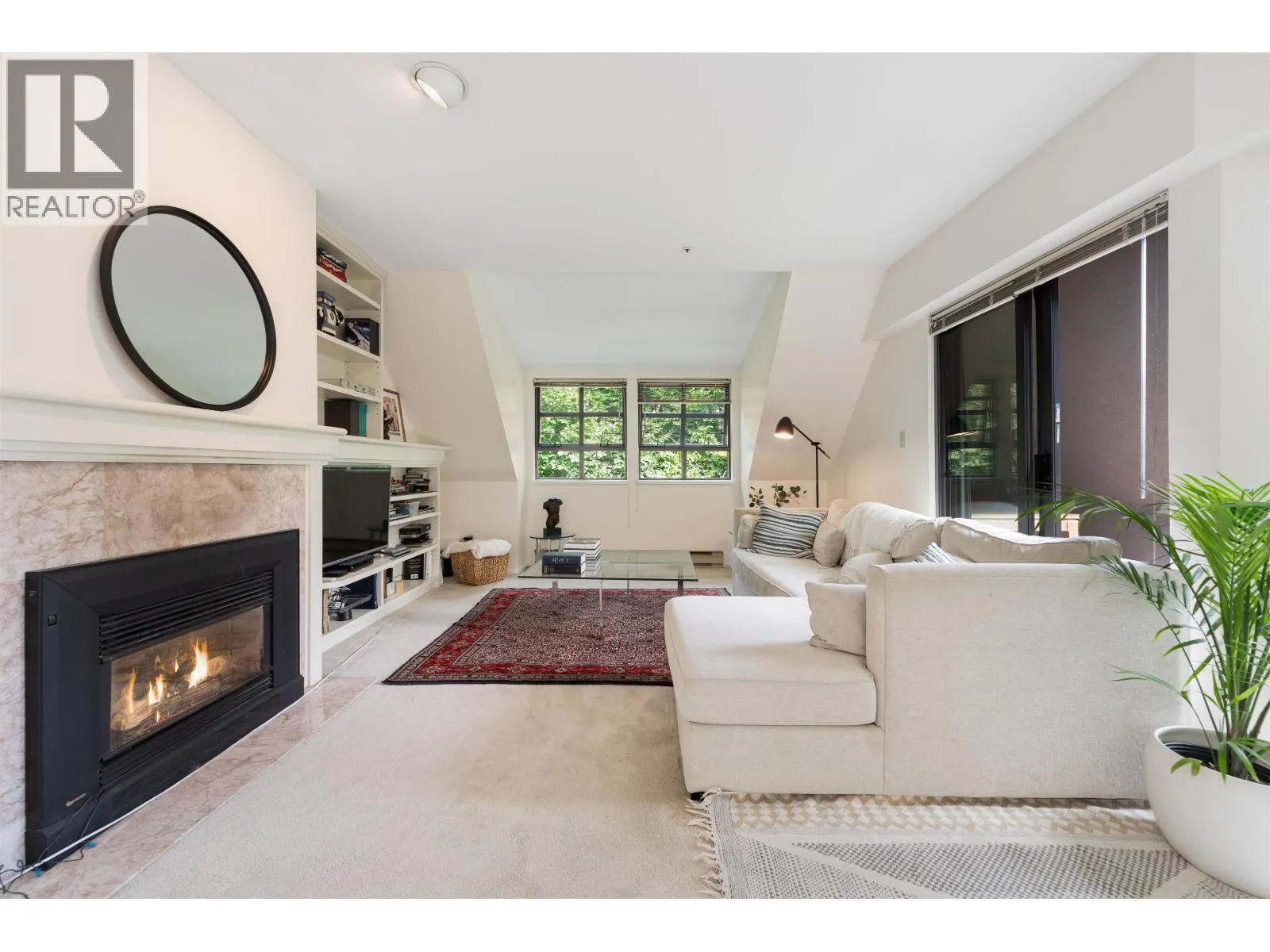 E403 628 W 12TH AVENUE