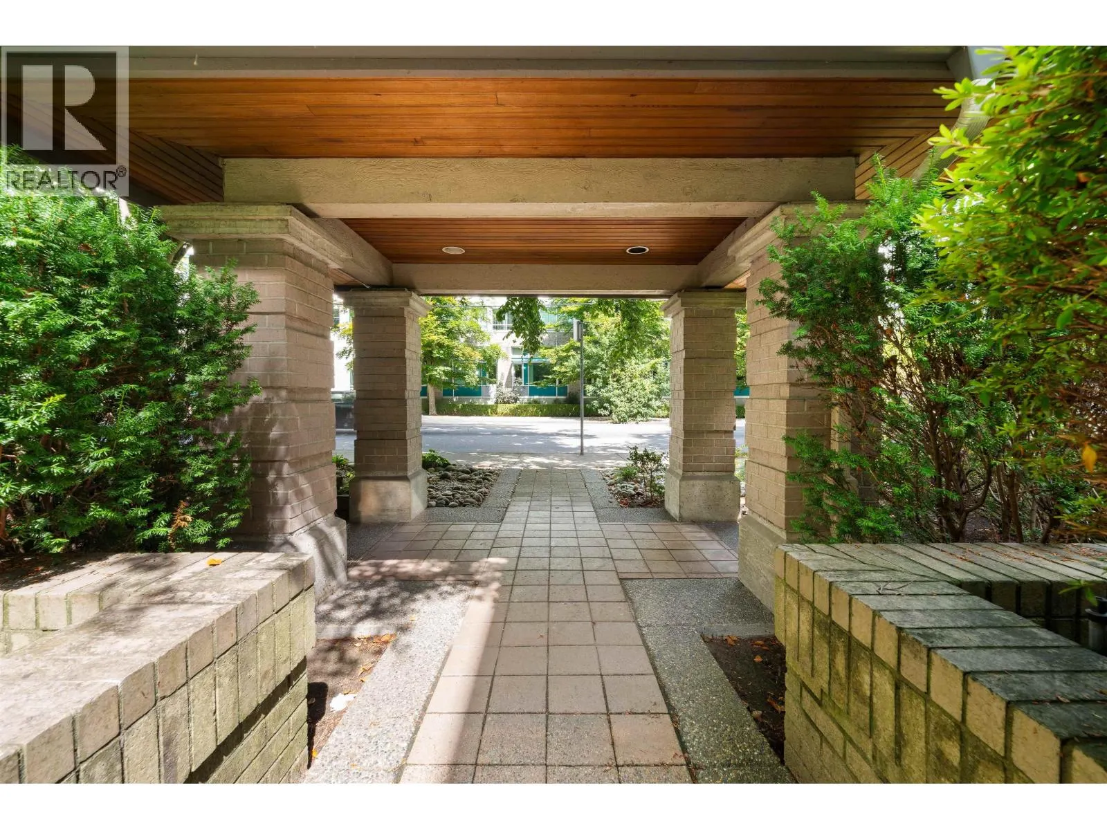 E403 628 W 12TH AVENUE