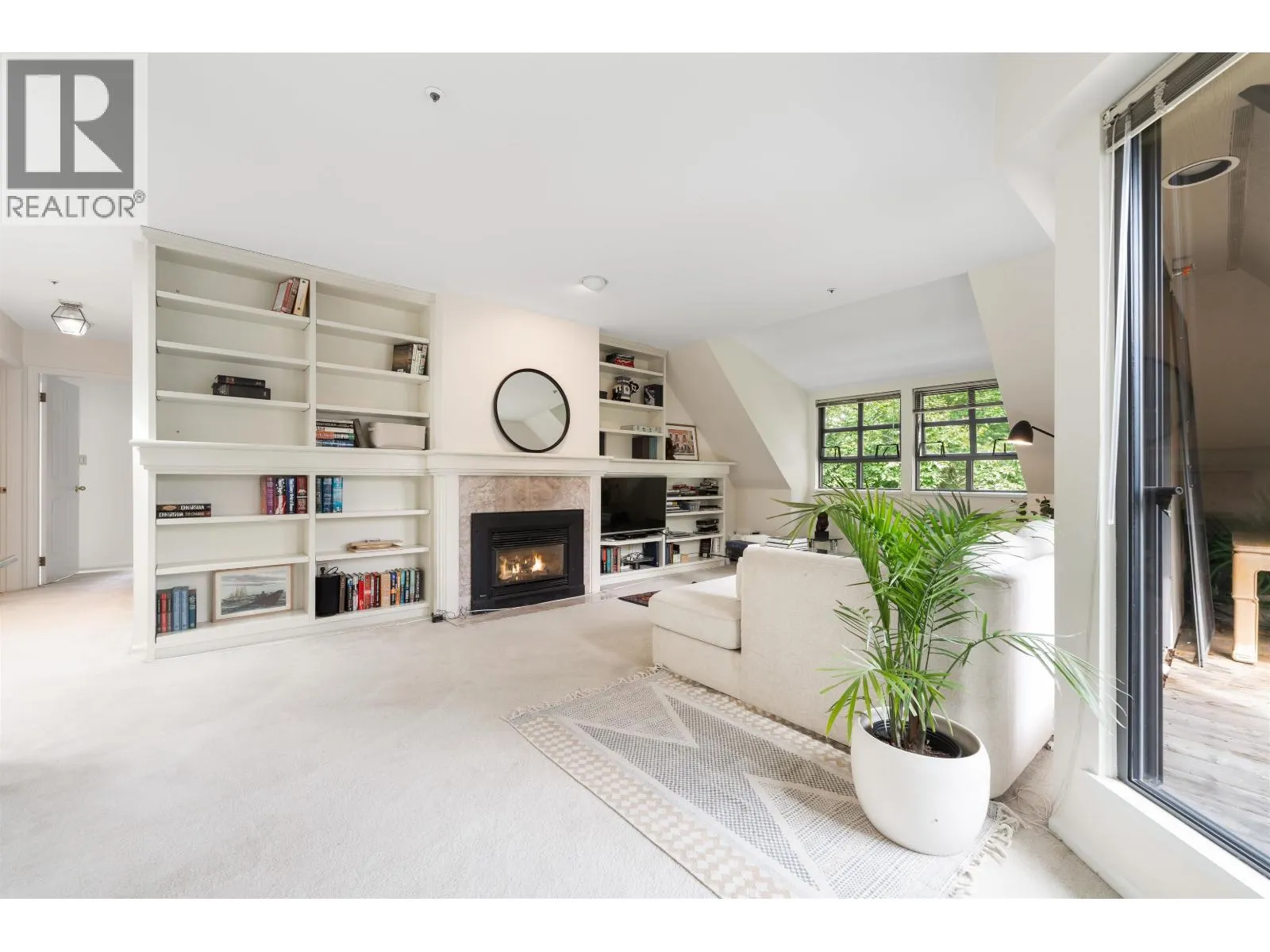 E403 628 W 12TH AVENUE