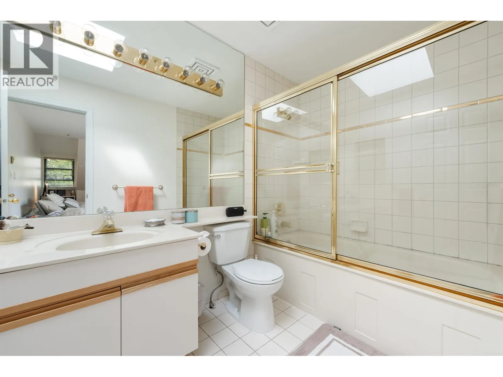 E403 628 W 12TH AVENUE