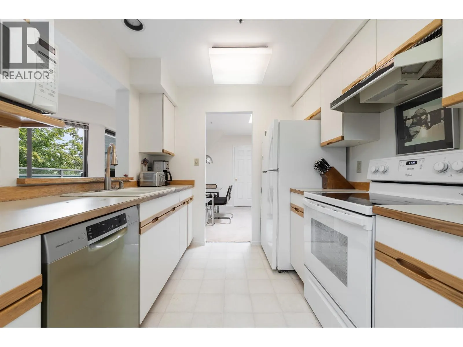 E403 628 W 12TH AVENUE