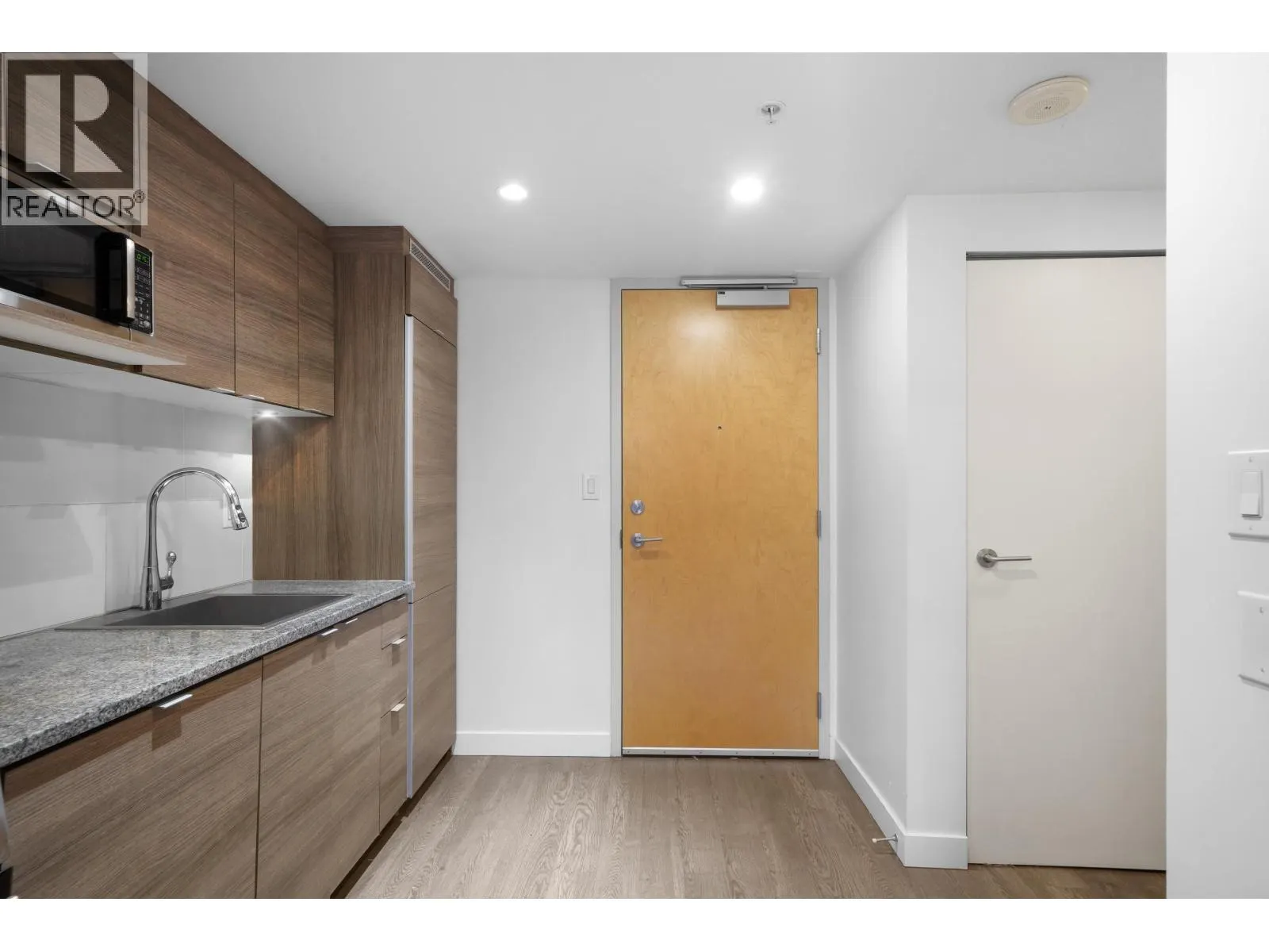 811 489 INTERURBAN WAY