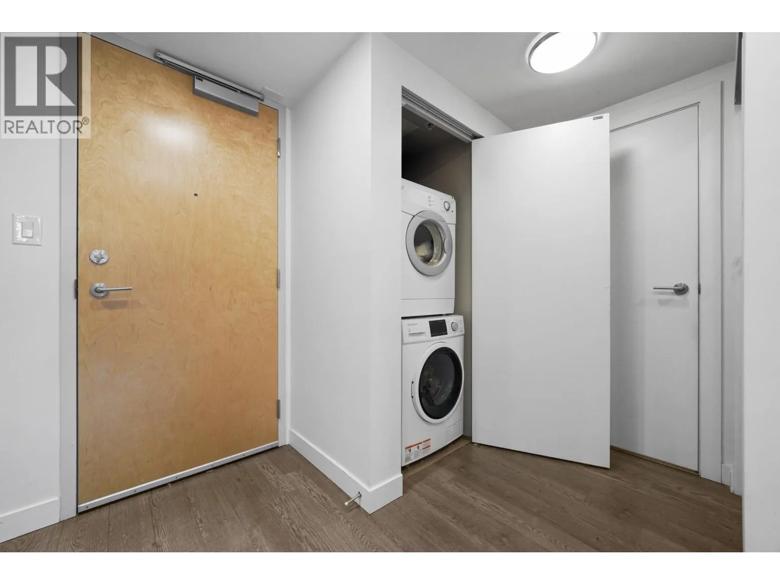 811 489 INTERURBAN WAY