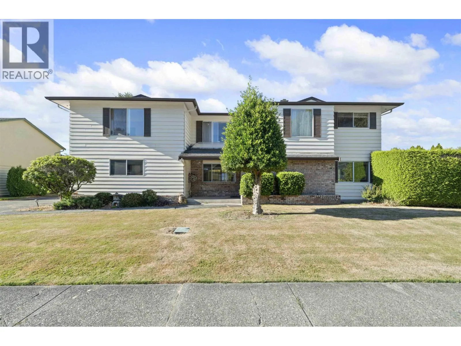 8431 ROSEBANK CRESCENT