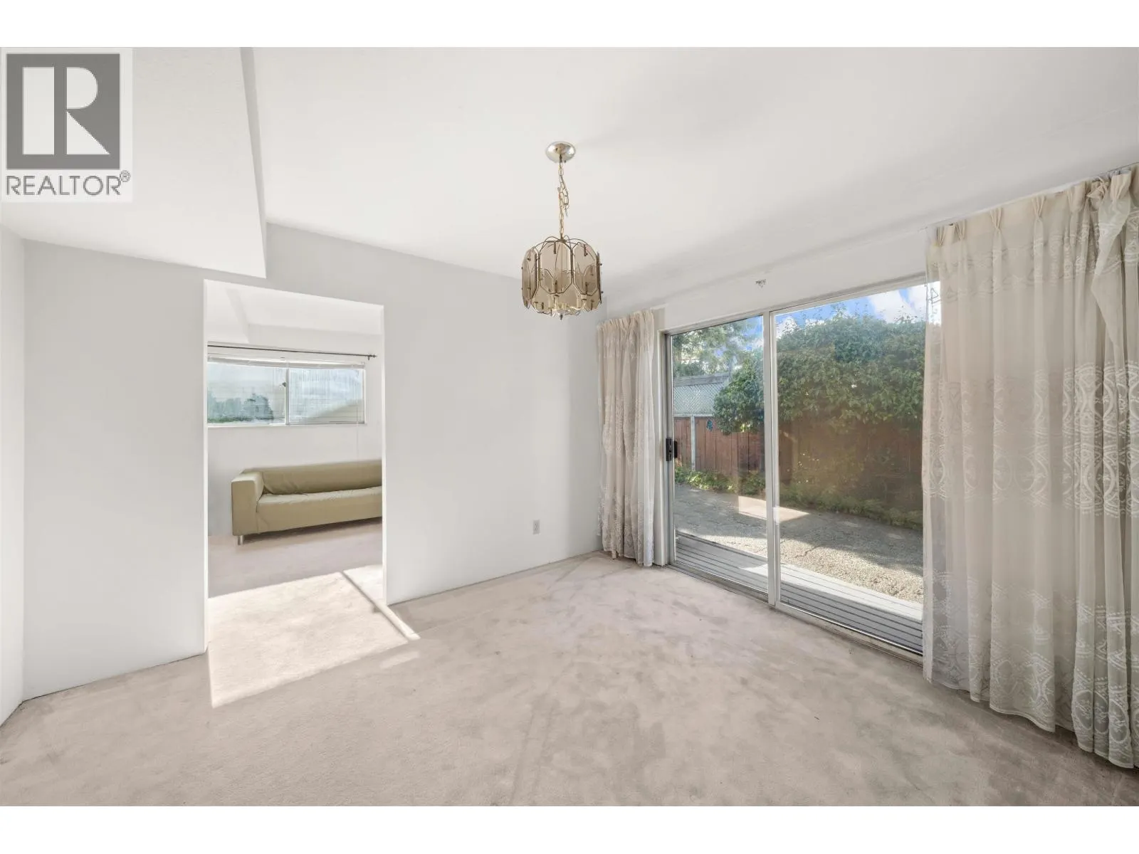 8431 ROSEBANK CRESCENT