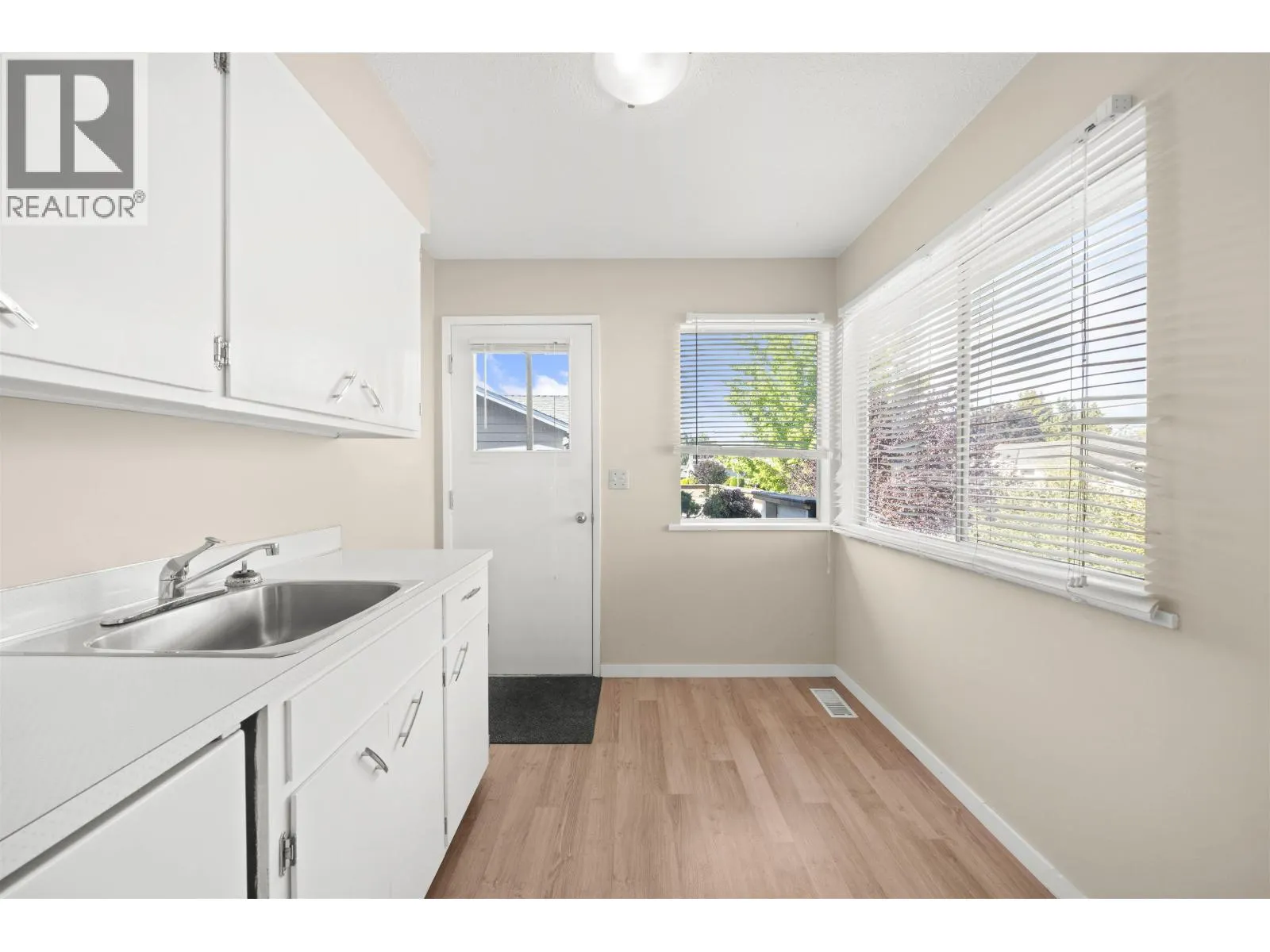8431 ROSEBANK CRESCENT